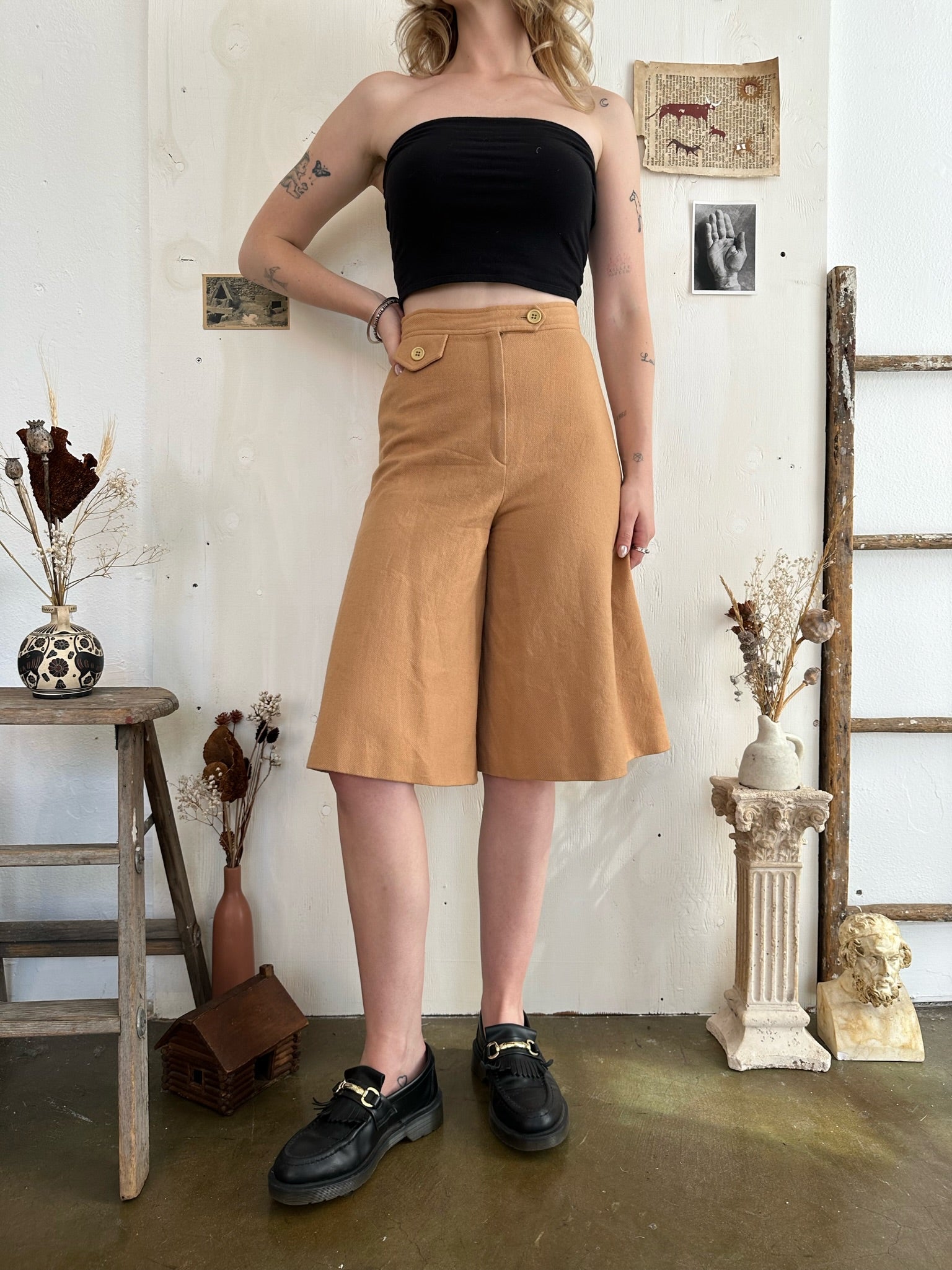 1980s Tan Gaucho Shorts (26)