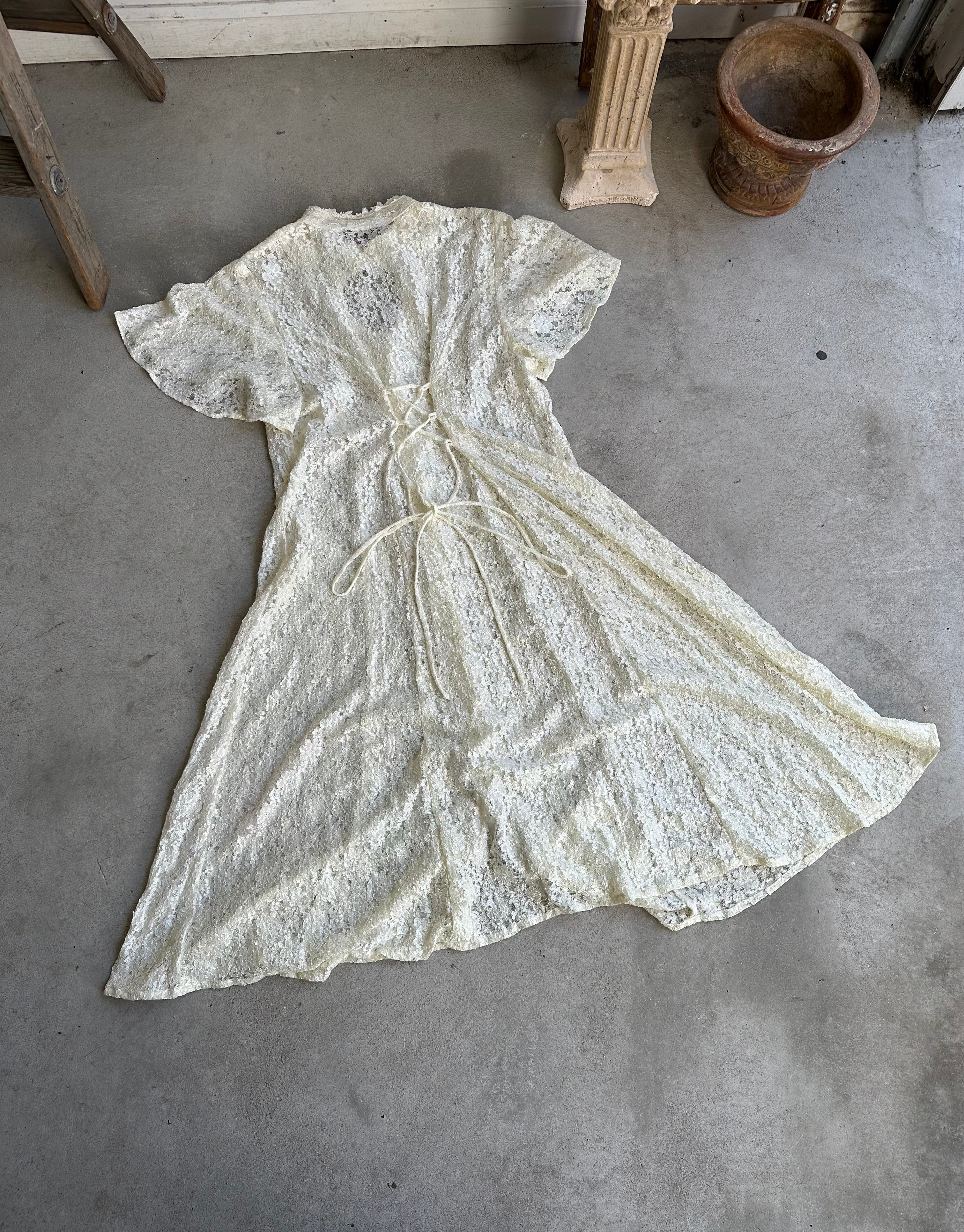 1980s Keyhole Lace Nylon Midi Dress (L/XL)