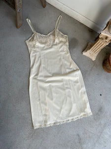 1980s Union Made Cream Slip (L/XL)