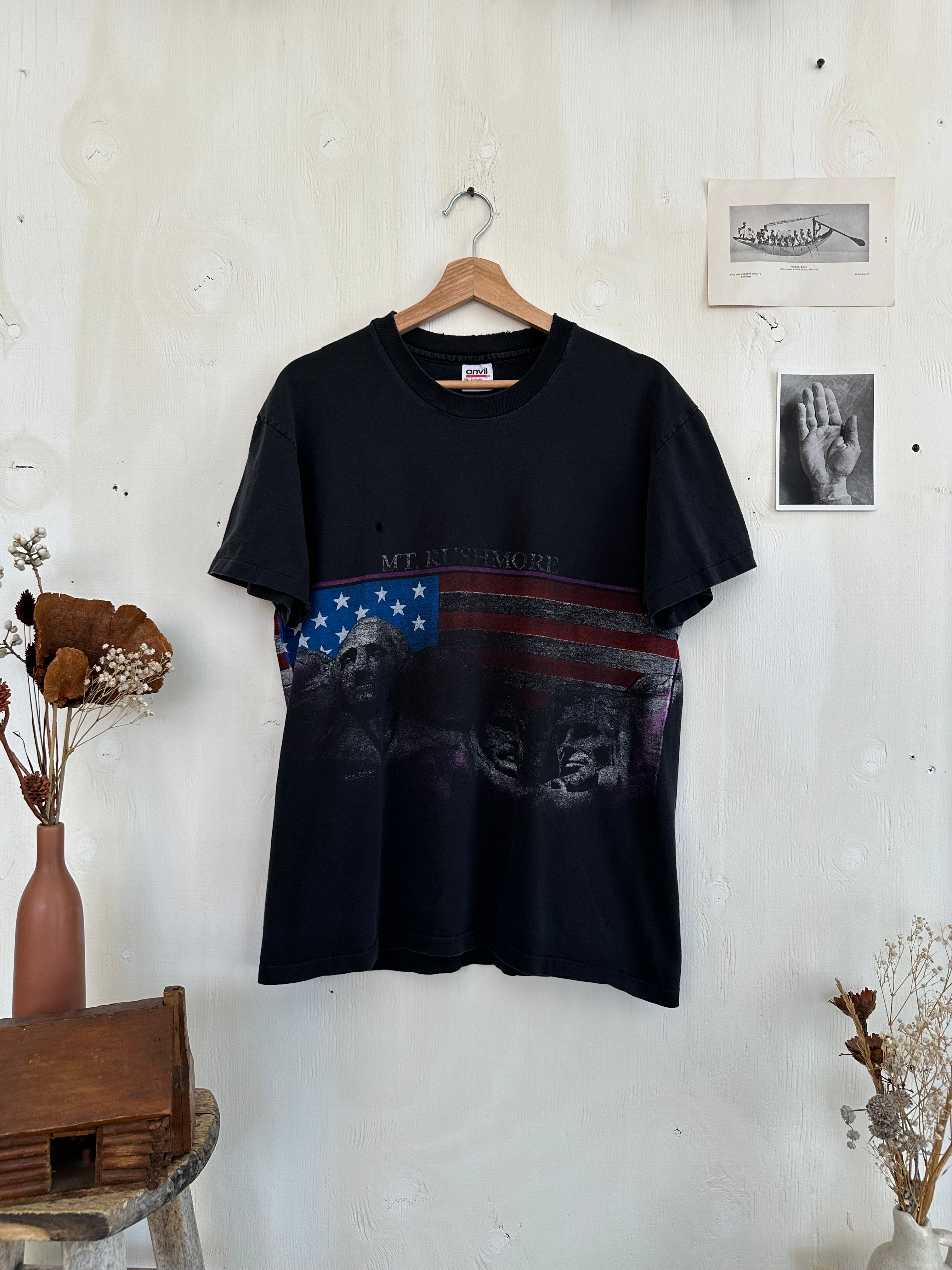 1990s Faded Mount Rushmore T-Shirt (M)