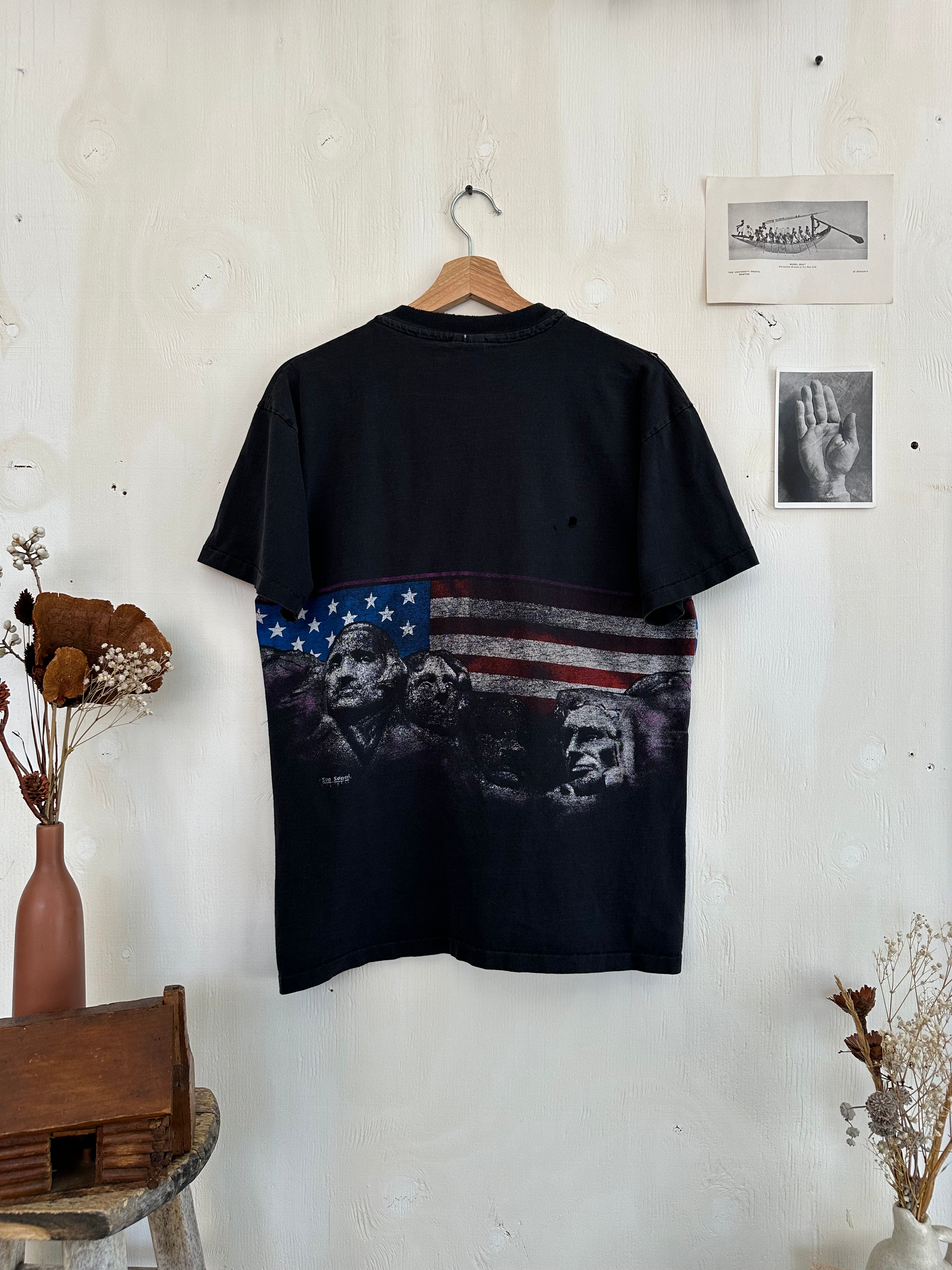 1990s Faded Mount Rushmore T-Shirt (M)