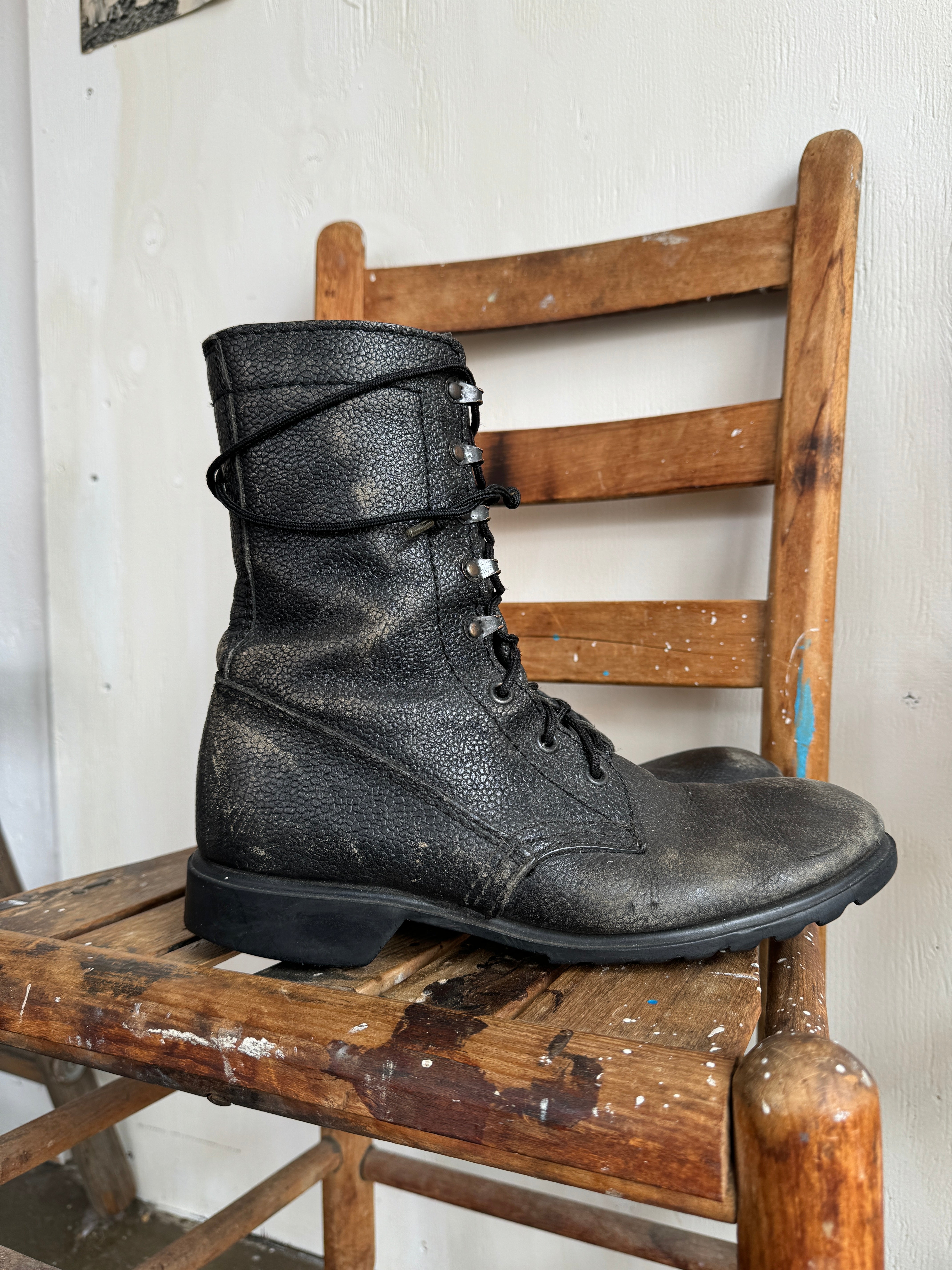Vintage Combat Boots (9.5)