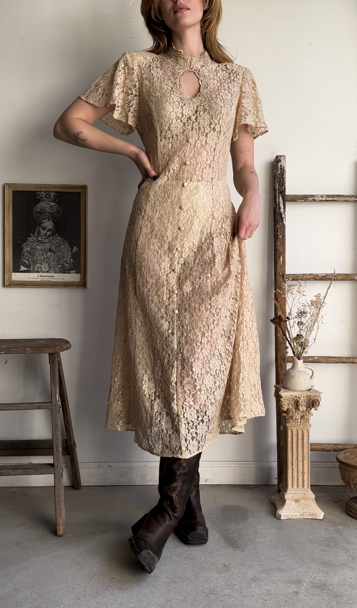 1980s Champagne Lace Keyhole Dress (M/L)