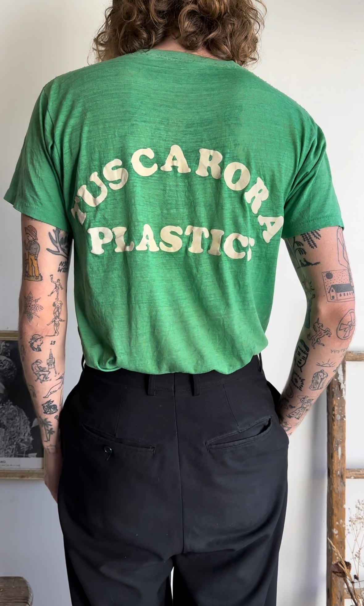 1970s Paper Thin Tuscarora Plastics Tee (M)