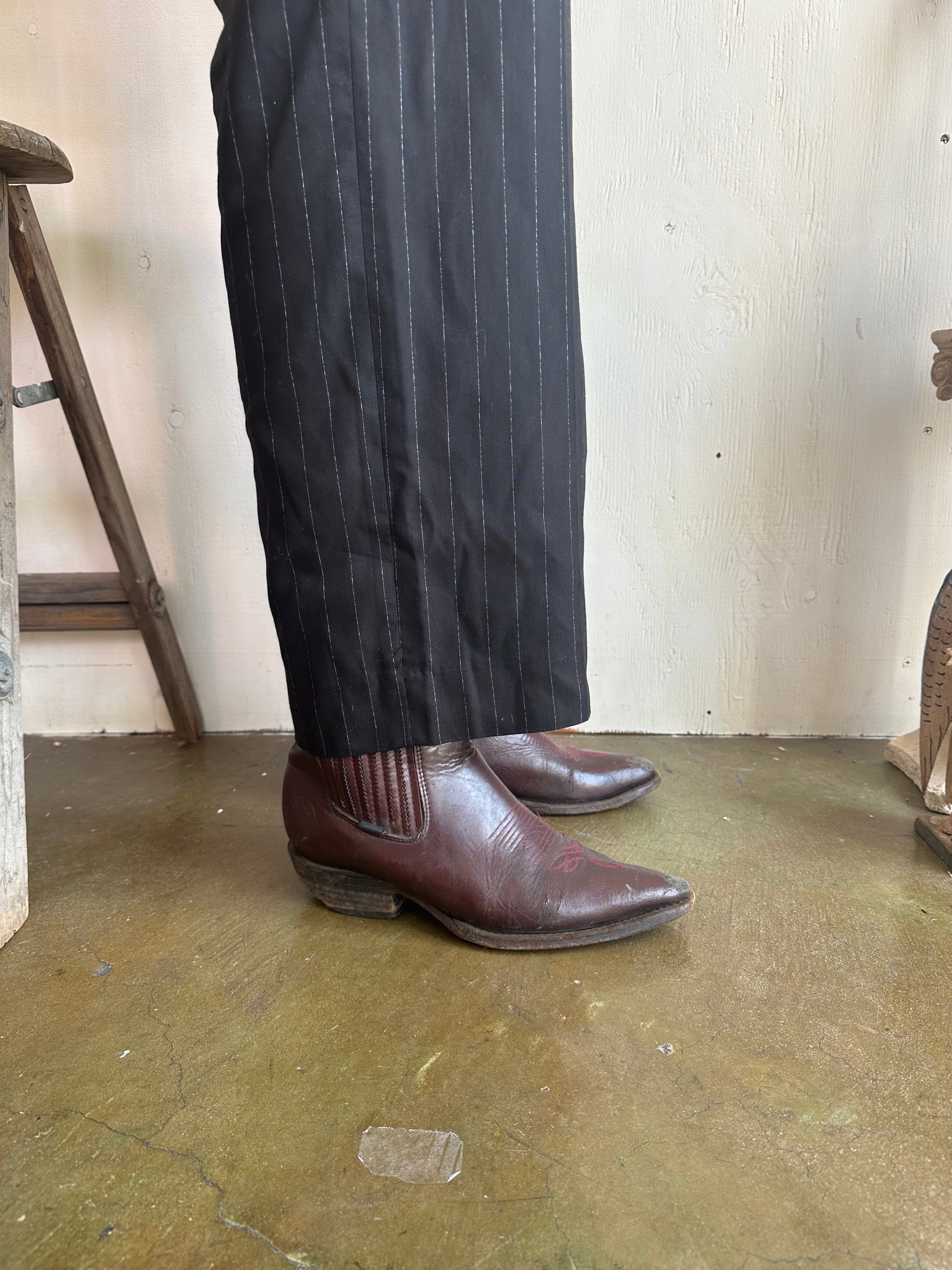 Vintage Thrashed Wine Cowboy Boots (9)