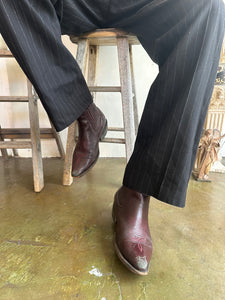 Vintage Thrashed Wine Cowboy Boots (9)