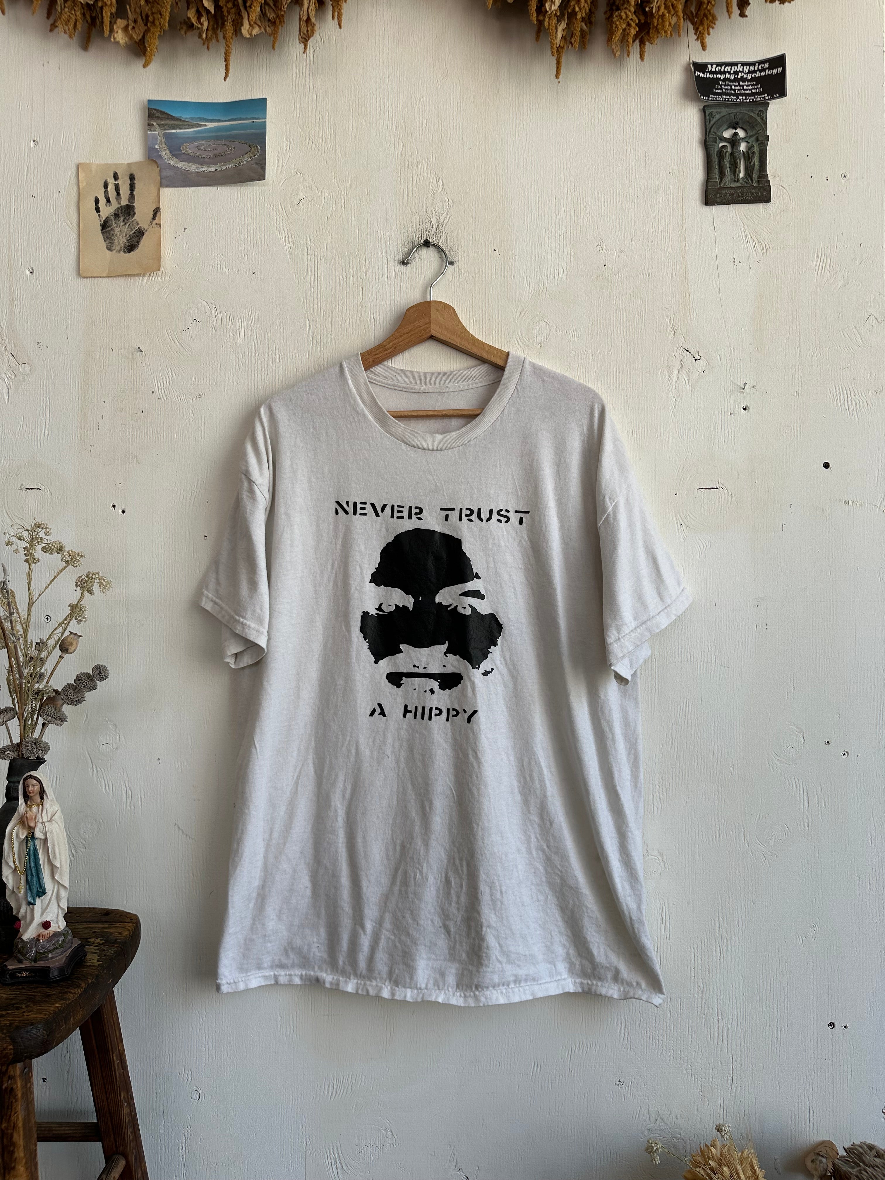 2000s Never Trust A Hippie T-Shirt (XL)