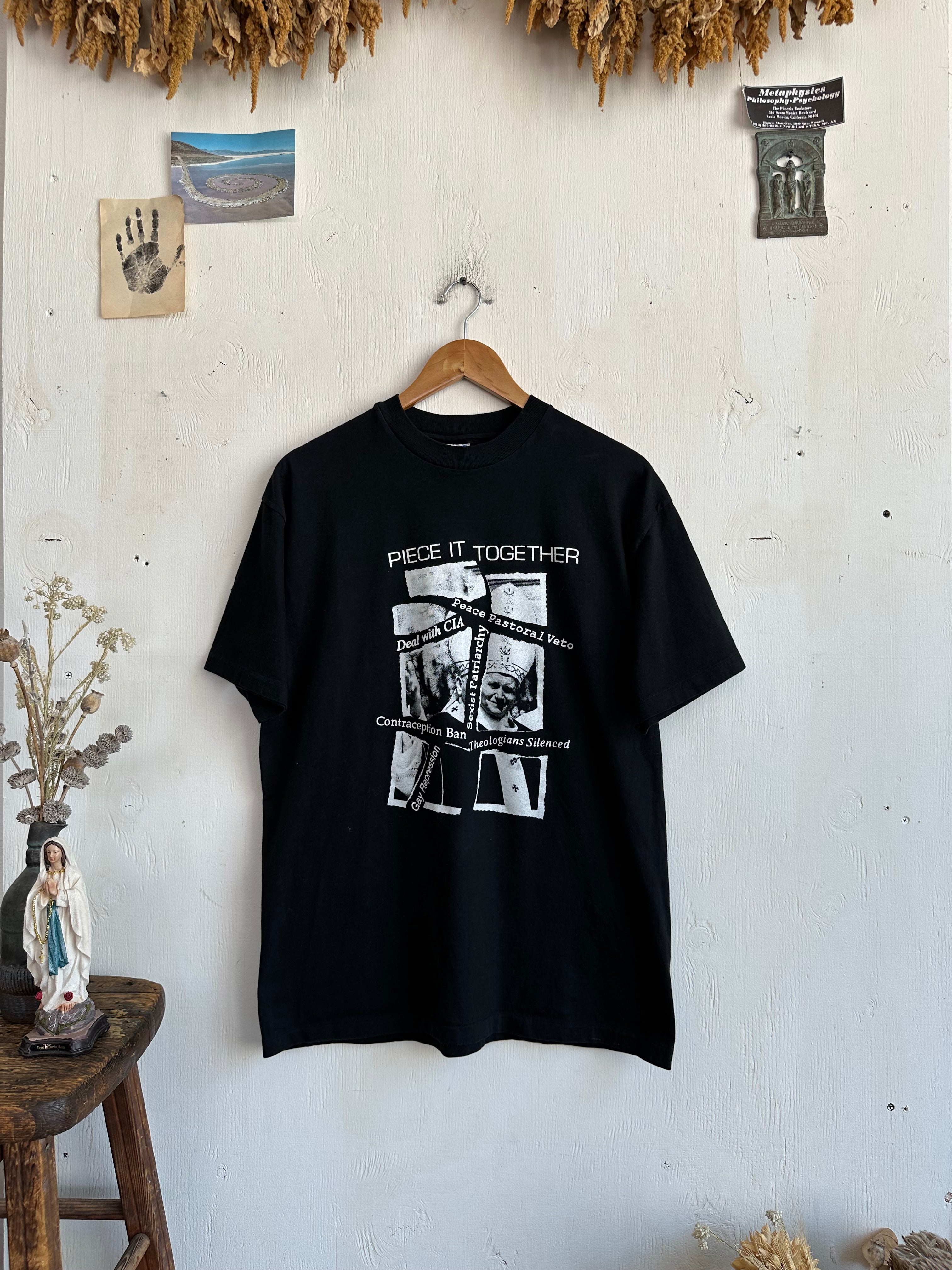 1990s Piece it Together Pope/CIA T-Shirt (L)