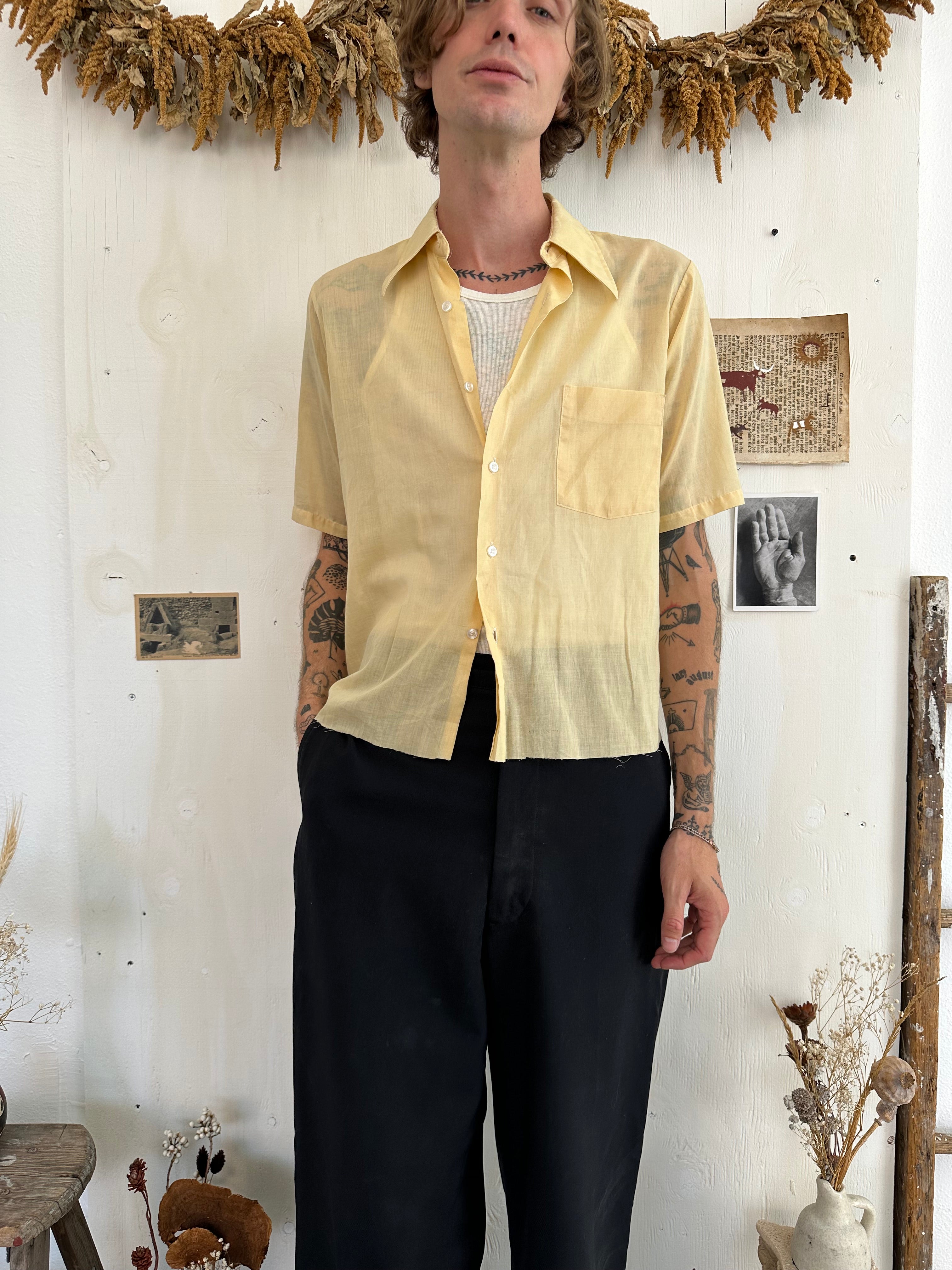 1970s Cropped Short Sleeve Button Up (Boxy M)