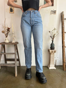 1970s Light Wash Levi’s 501 (28/29)