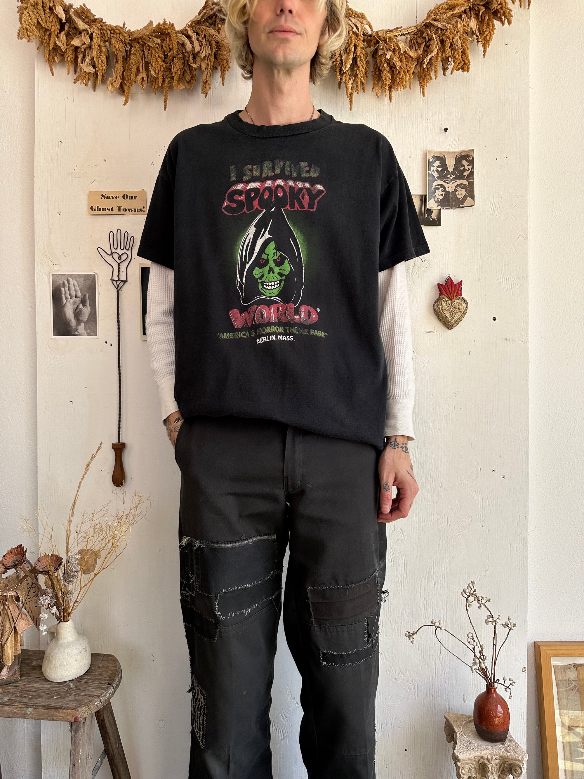 1990s I Survived Spooky World Tee