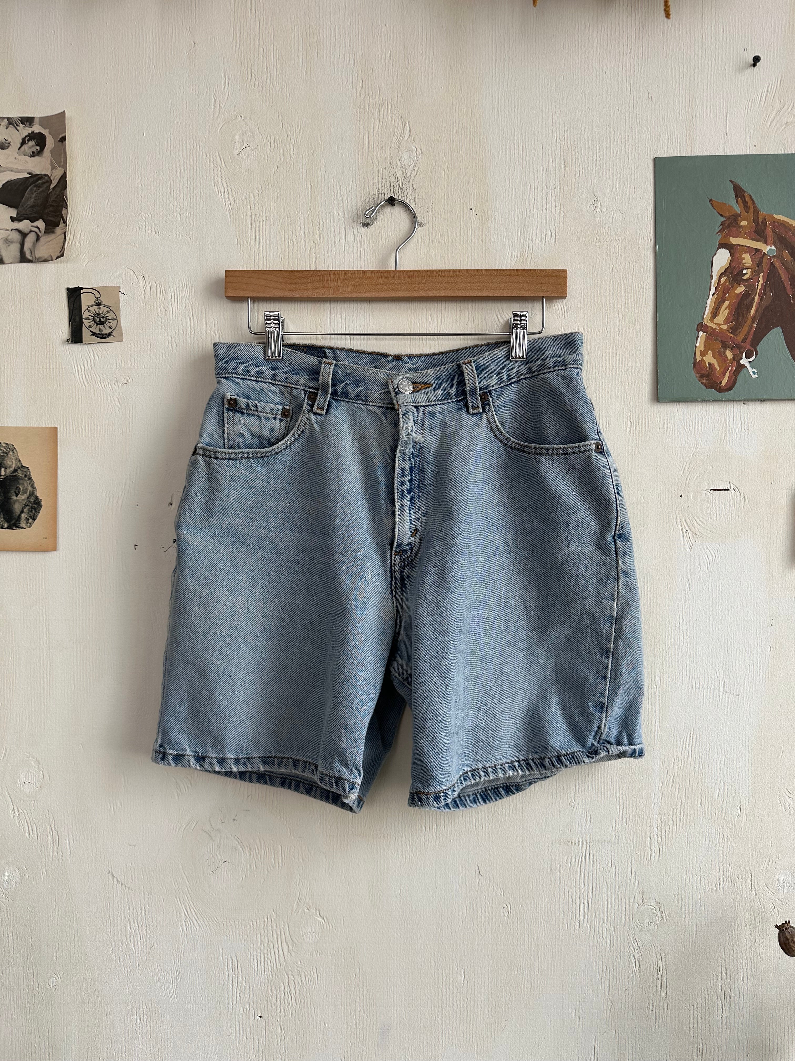 1990s Baggy Levi’s Jean Shorts (30)