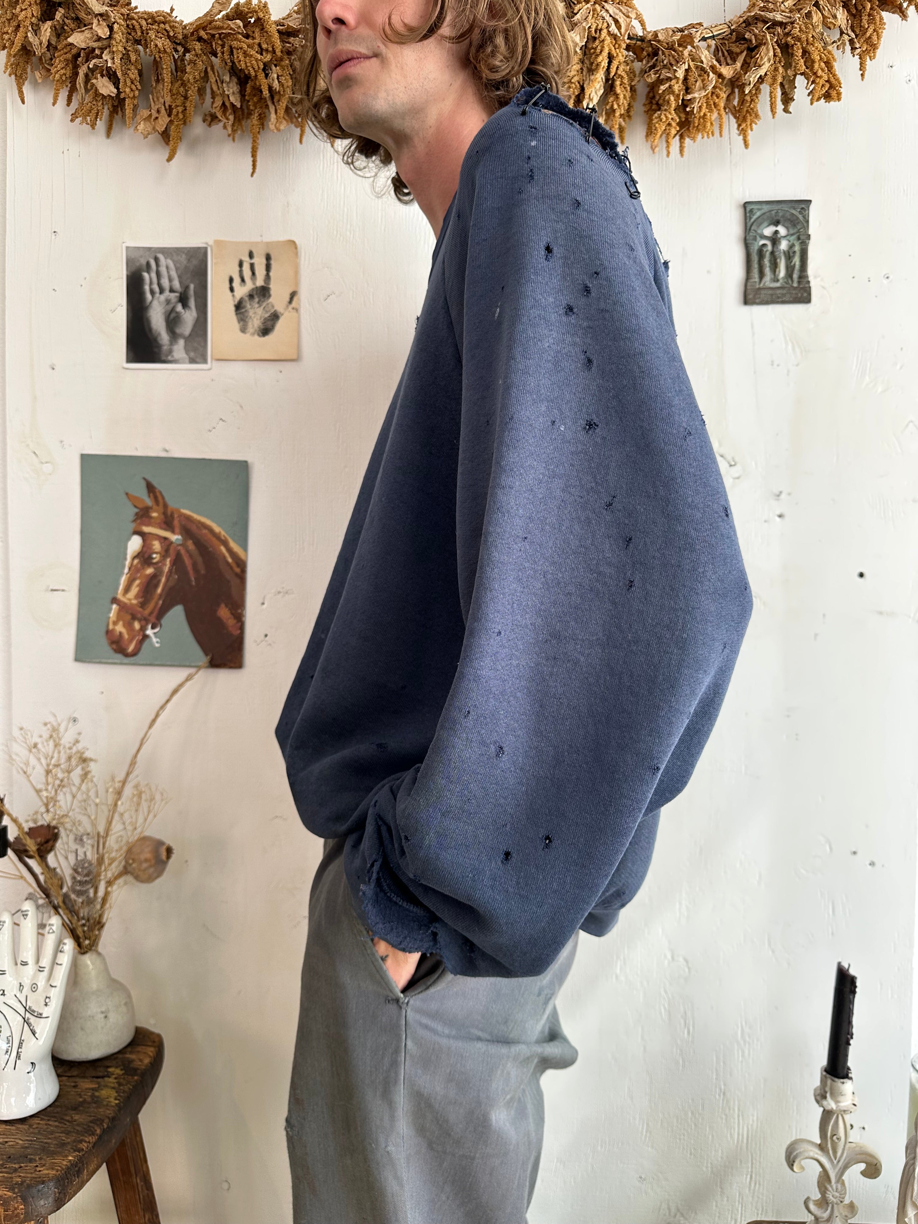 1990s Thrashed Fruit of the Loom Sweatshirt (Boxy XL)