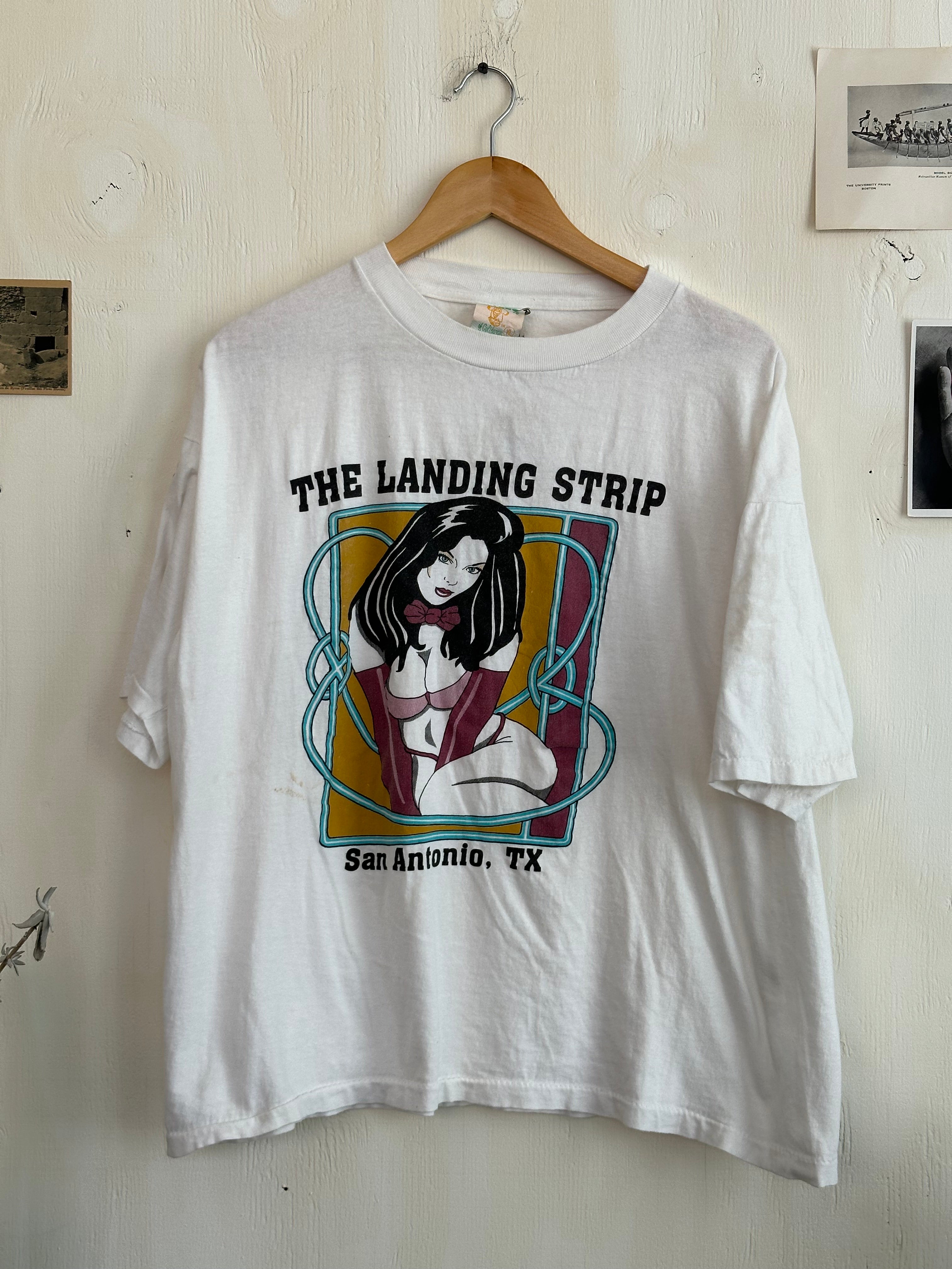 1980s The Landing Strip T-Shirt (Boxy M)