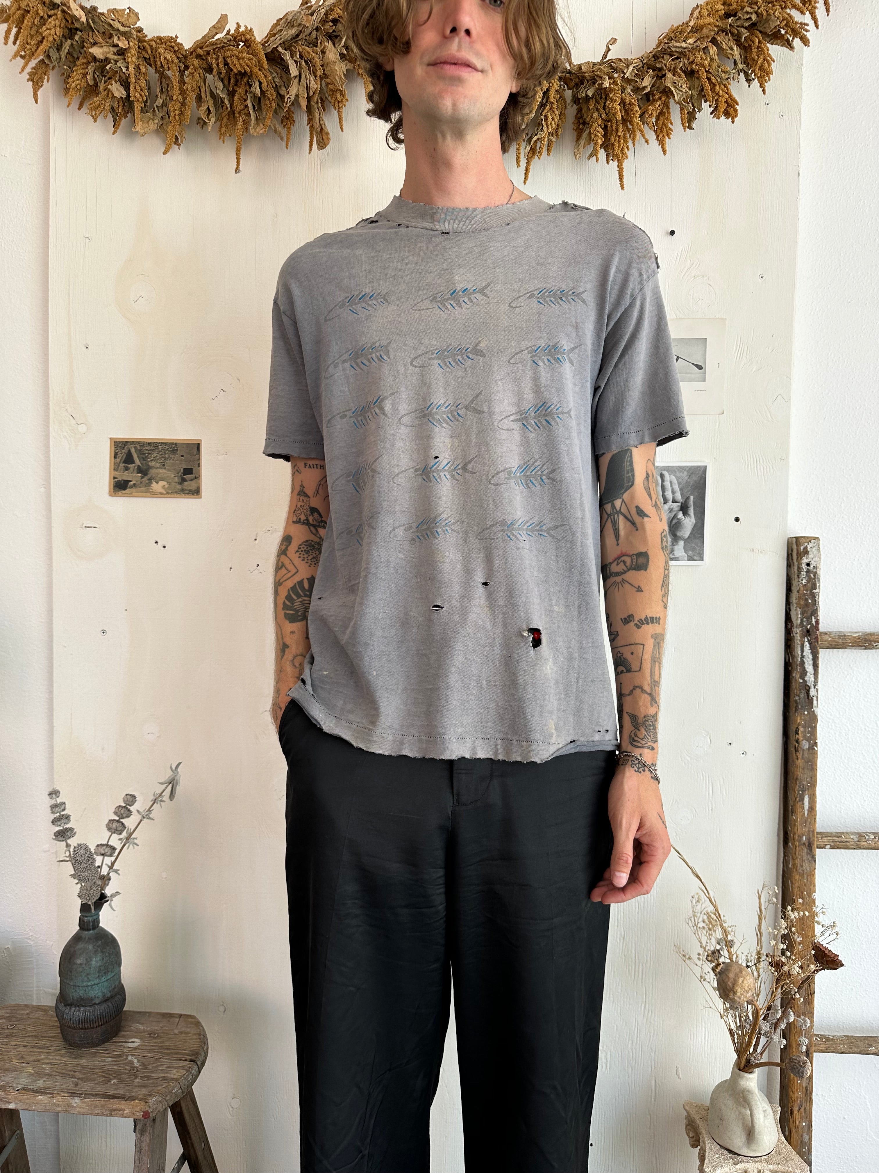 1990s Sun Faded Thrashed Fish Bone T-Shirt (M)