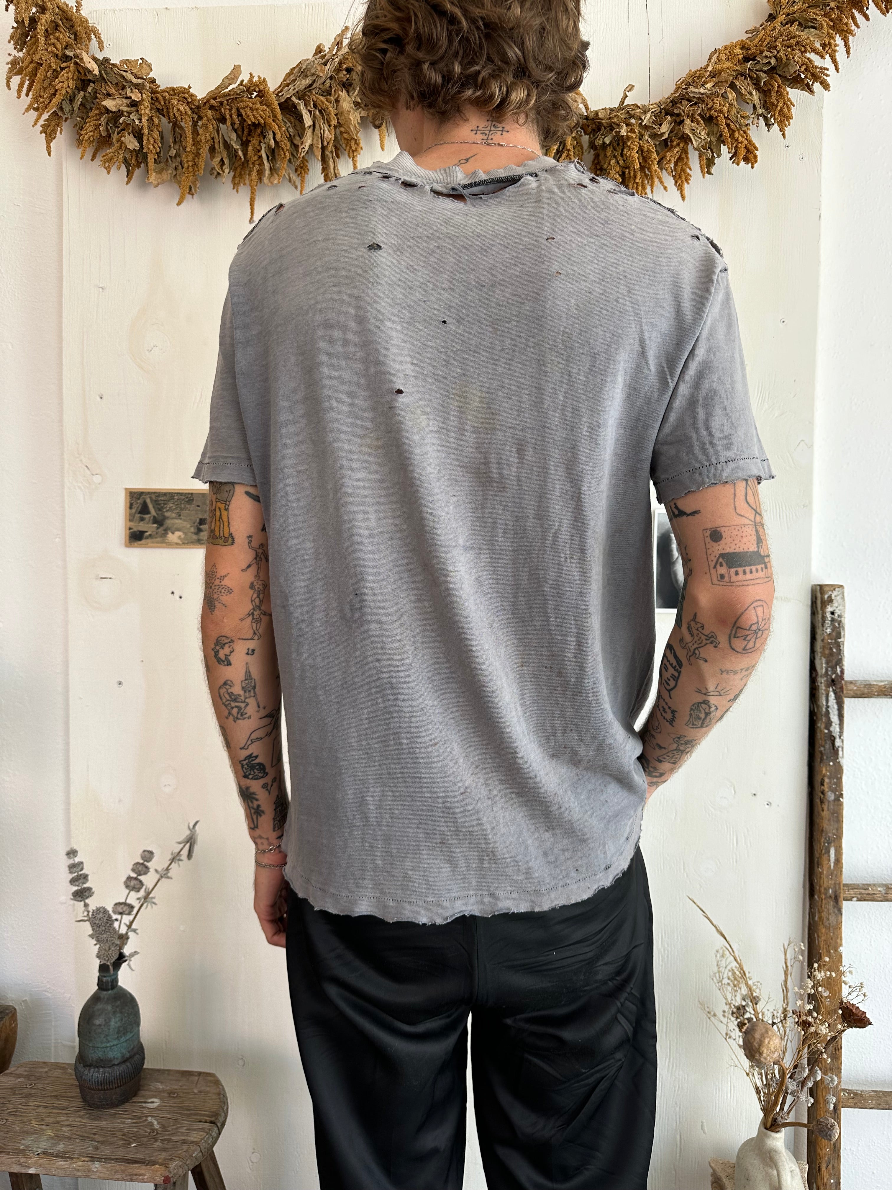 1990s Sun Faded Thrashed Fish Bone T-Shirt (M)