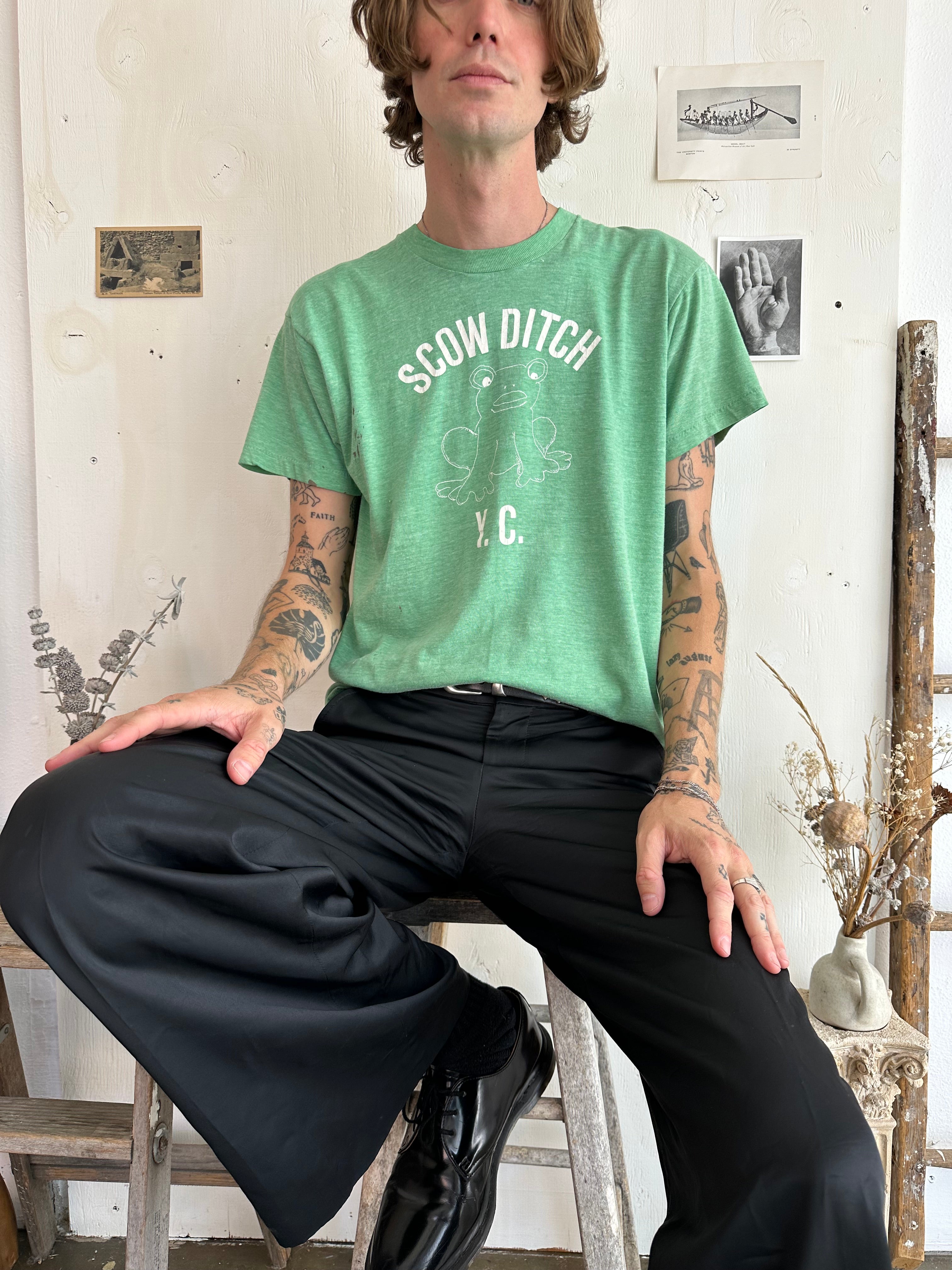 1970s Silly Frog Tee (M/L)