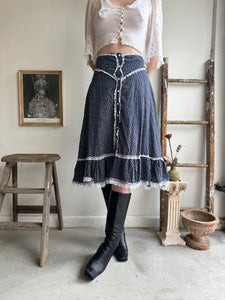 1970s Gunne Inspired Floral Skirt with Lace Trim (S/M)