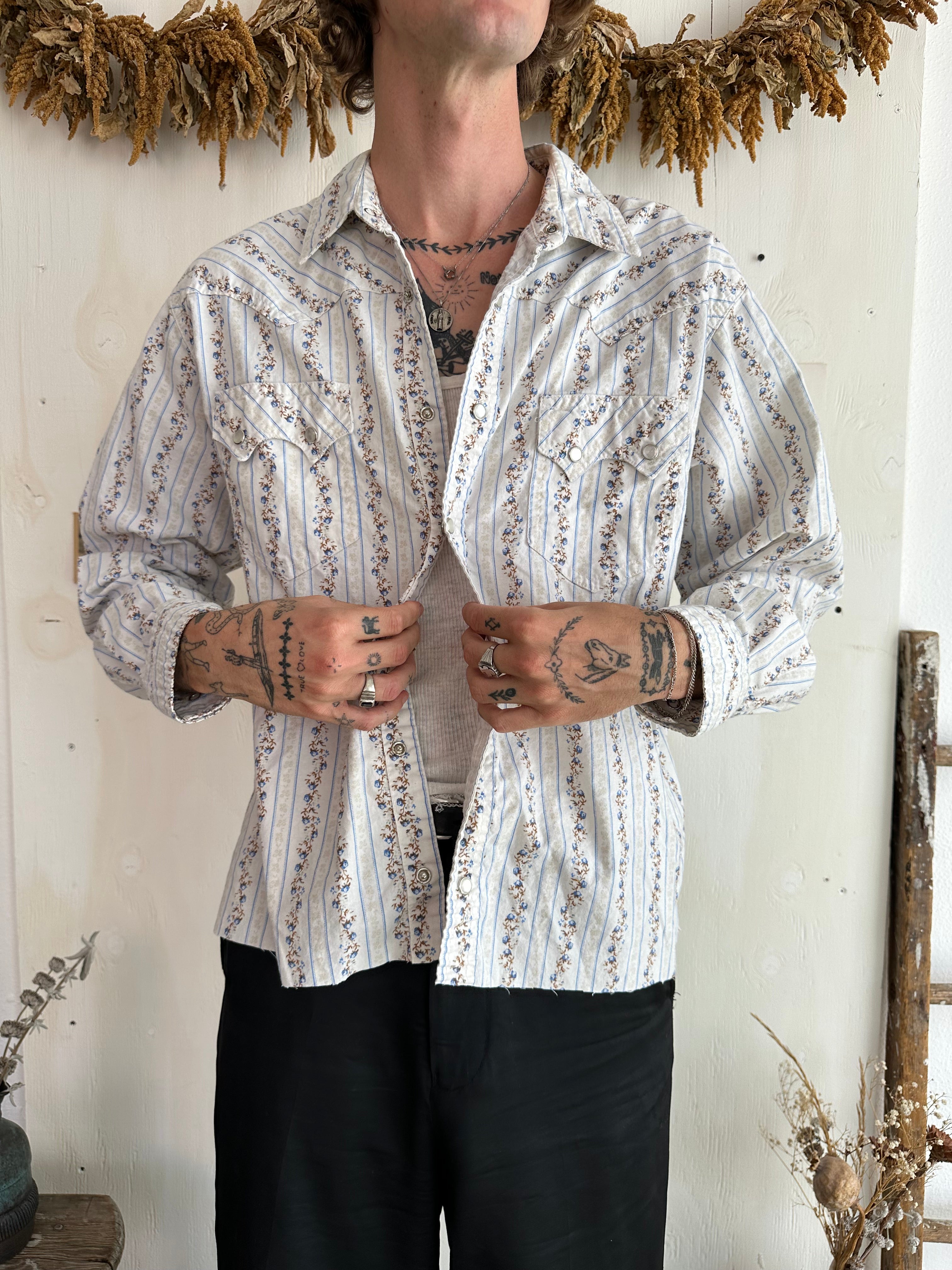 1970s Floral Snap Button Western Shirt (L)