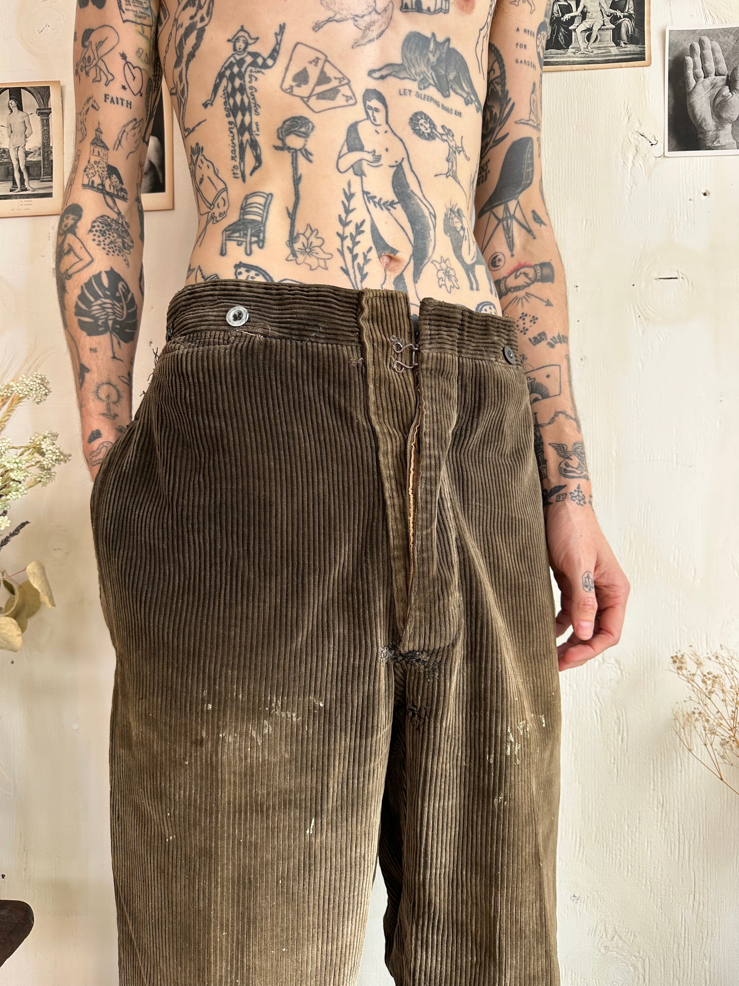 1940s Thrashed Baggy Corduroy Trousers (34/27)