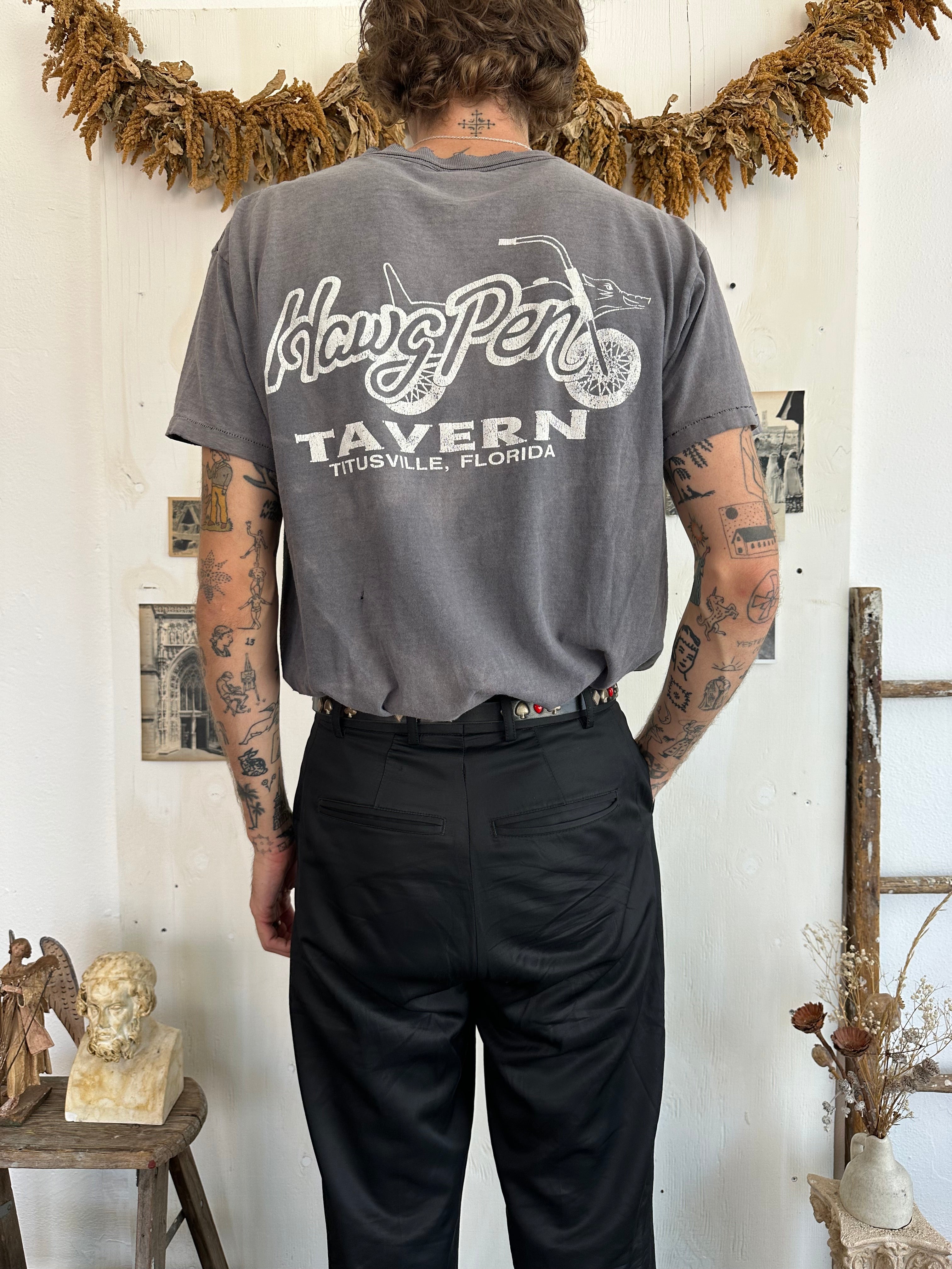 1980s Thrashed Sun Faded Hawg Pen T-Shirt (Boxy L/XL)