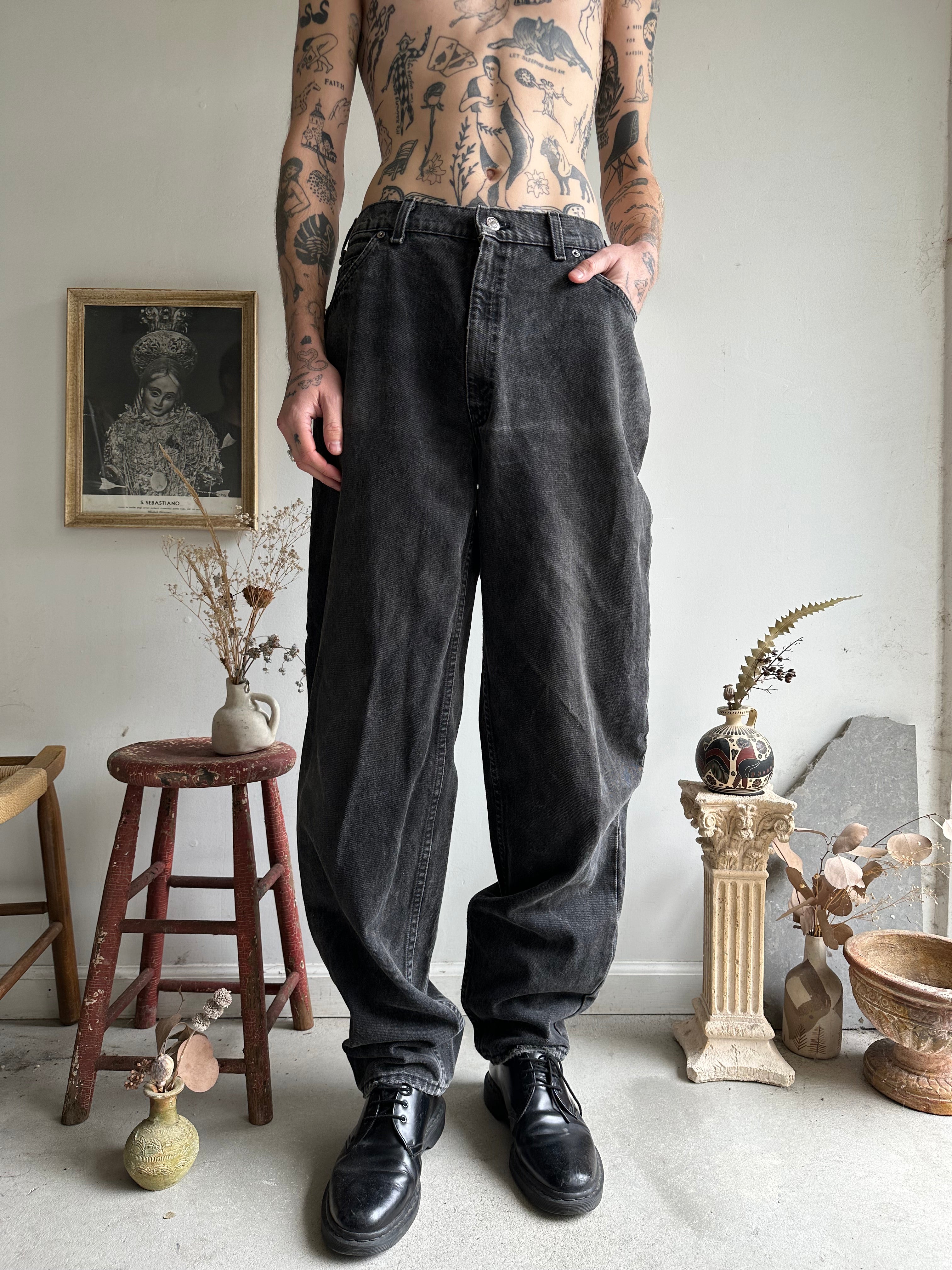 1990s Baggy Levi's 560s (36 x 34)