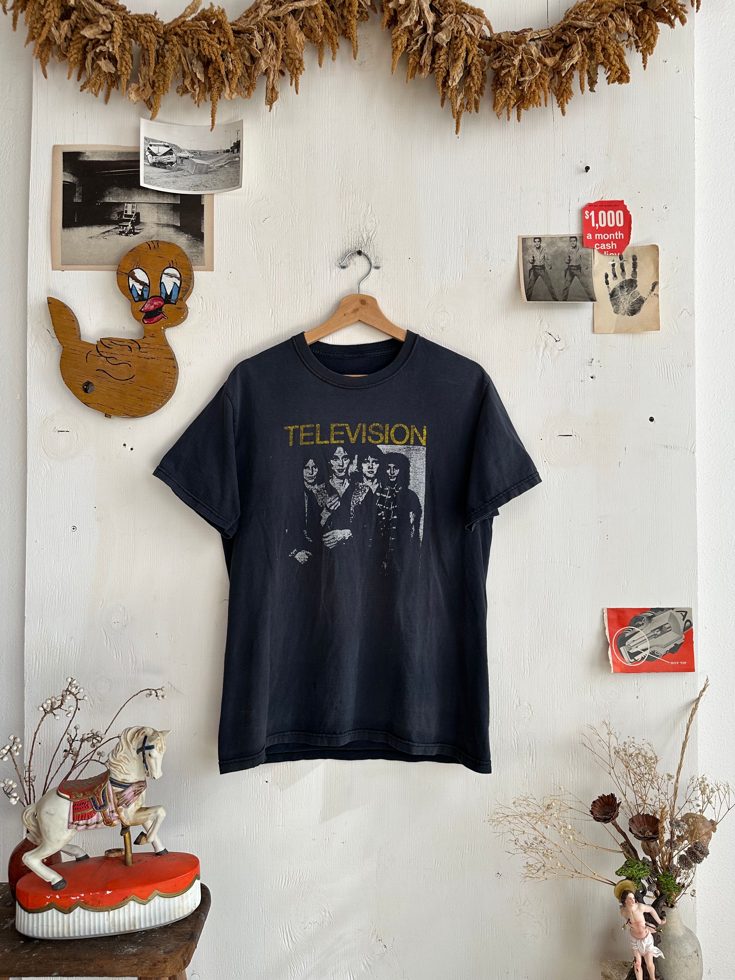 2000s Well Worn Television T-Shirt (M)