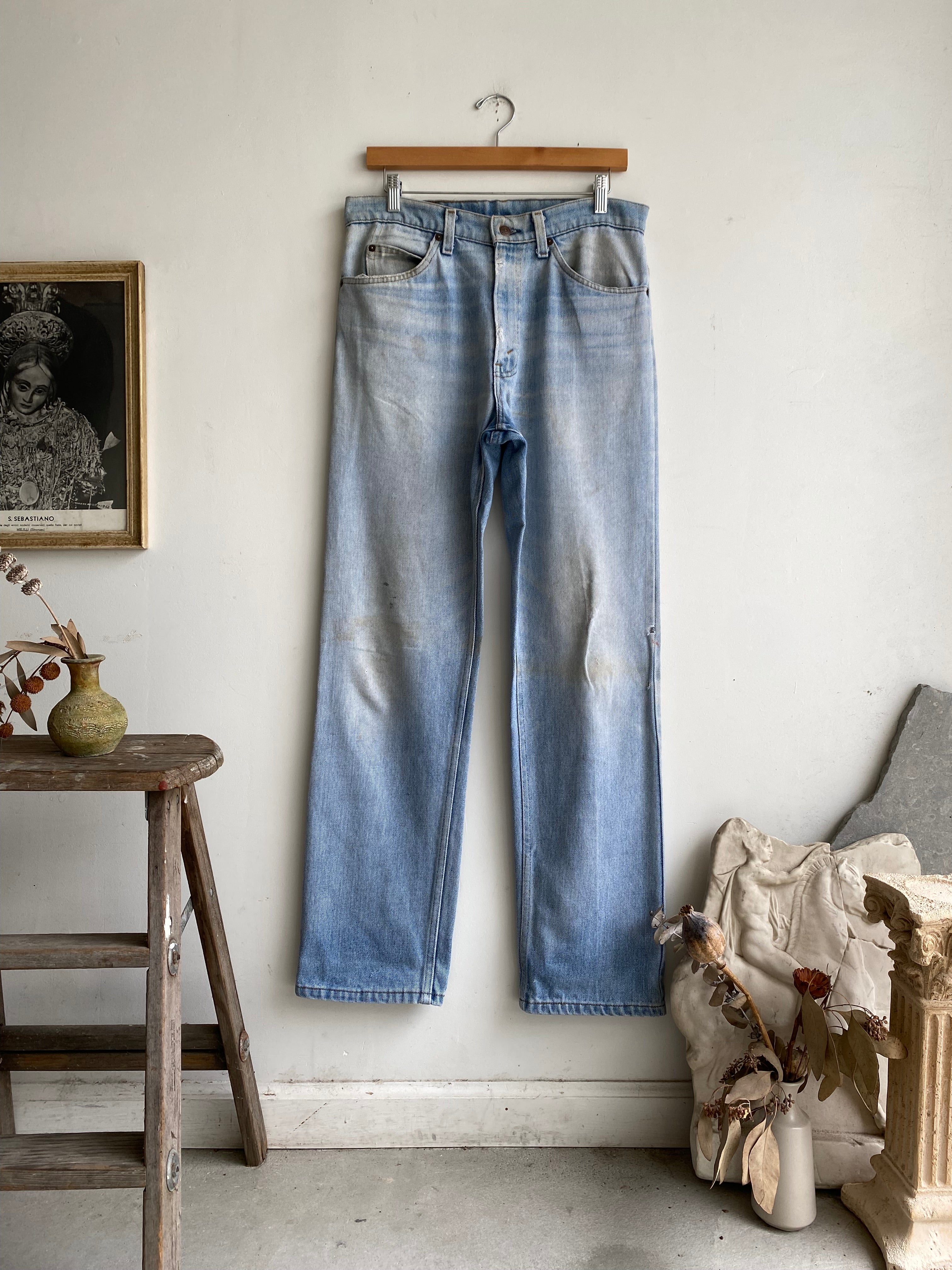 1980s Well-Worn Light Wash Levi's (32 x 30)