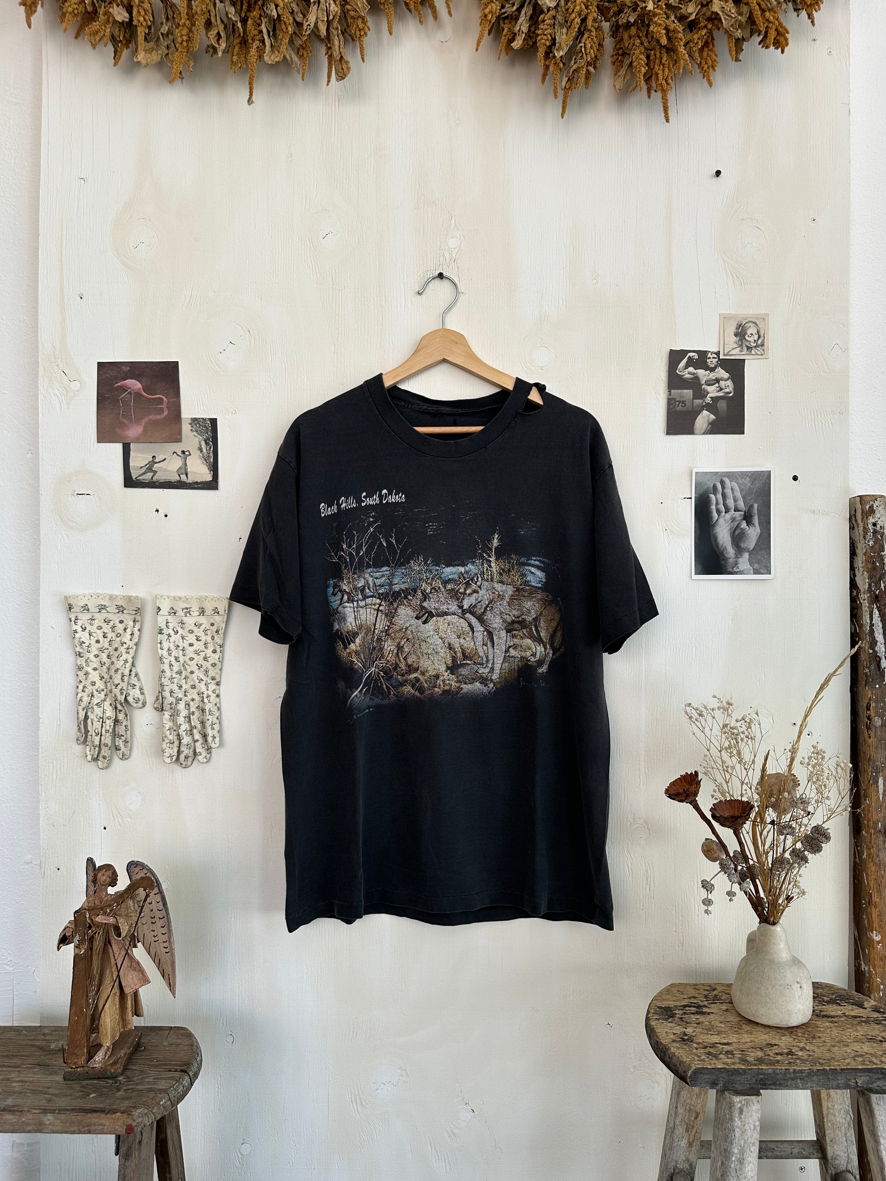 1990s Faded Black Hills T-Shirt (L)