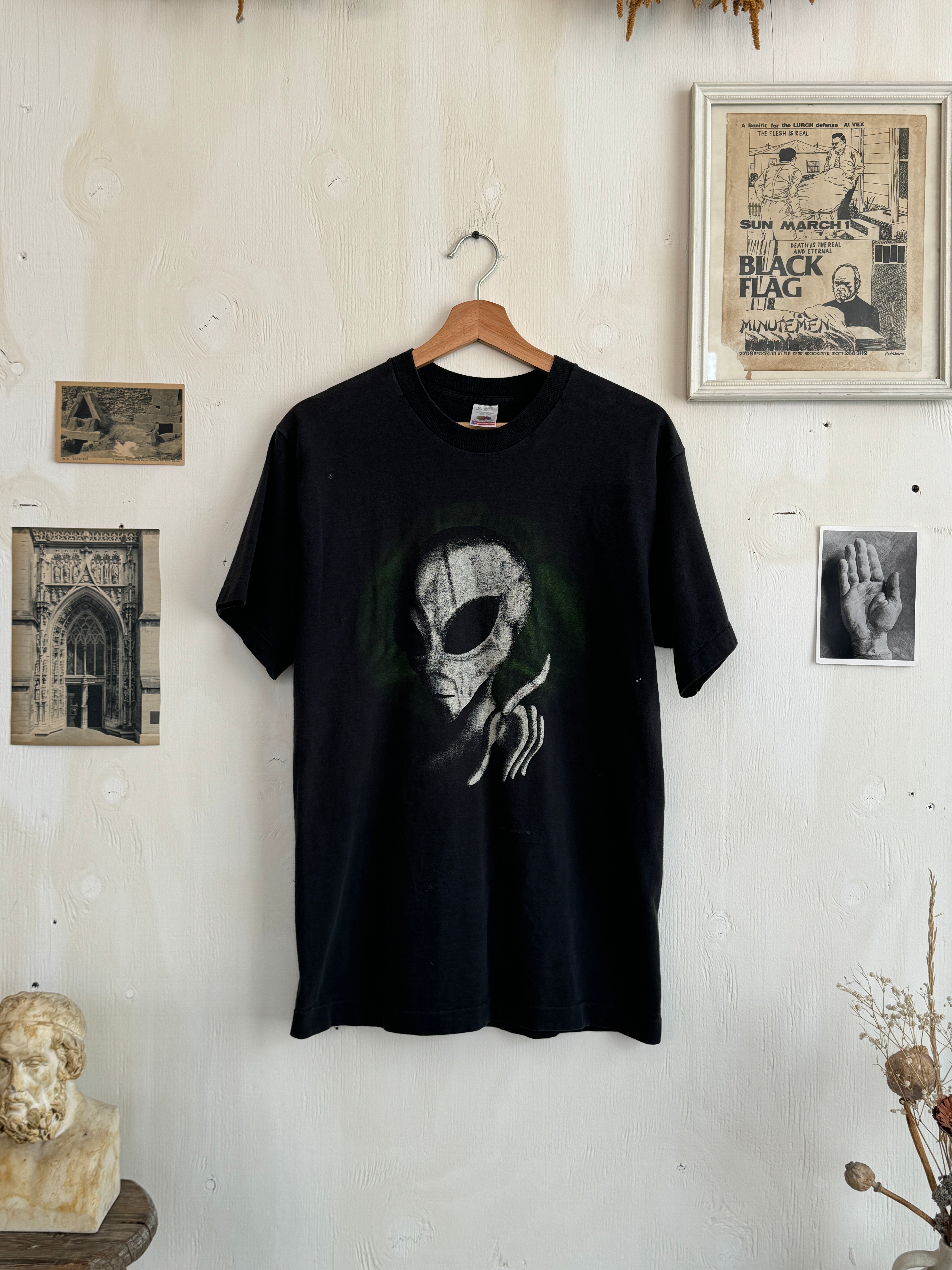 1990s Fashion Victim Alien Tee (M/L)