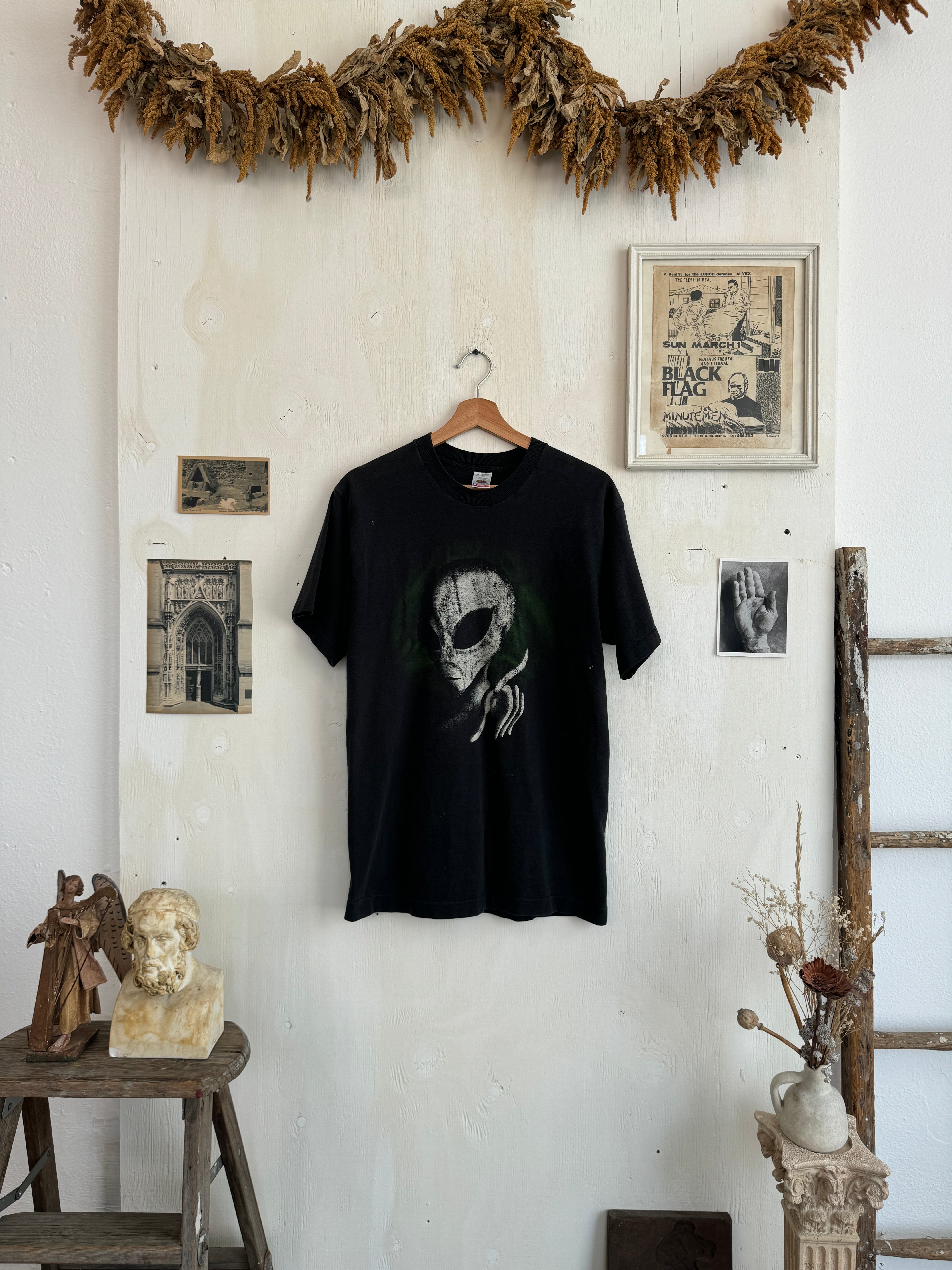 1990s Fashion Victim Alien Tee (M/L)