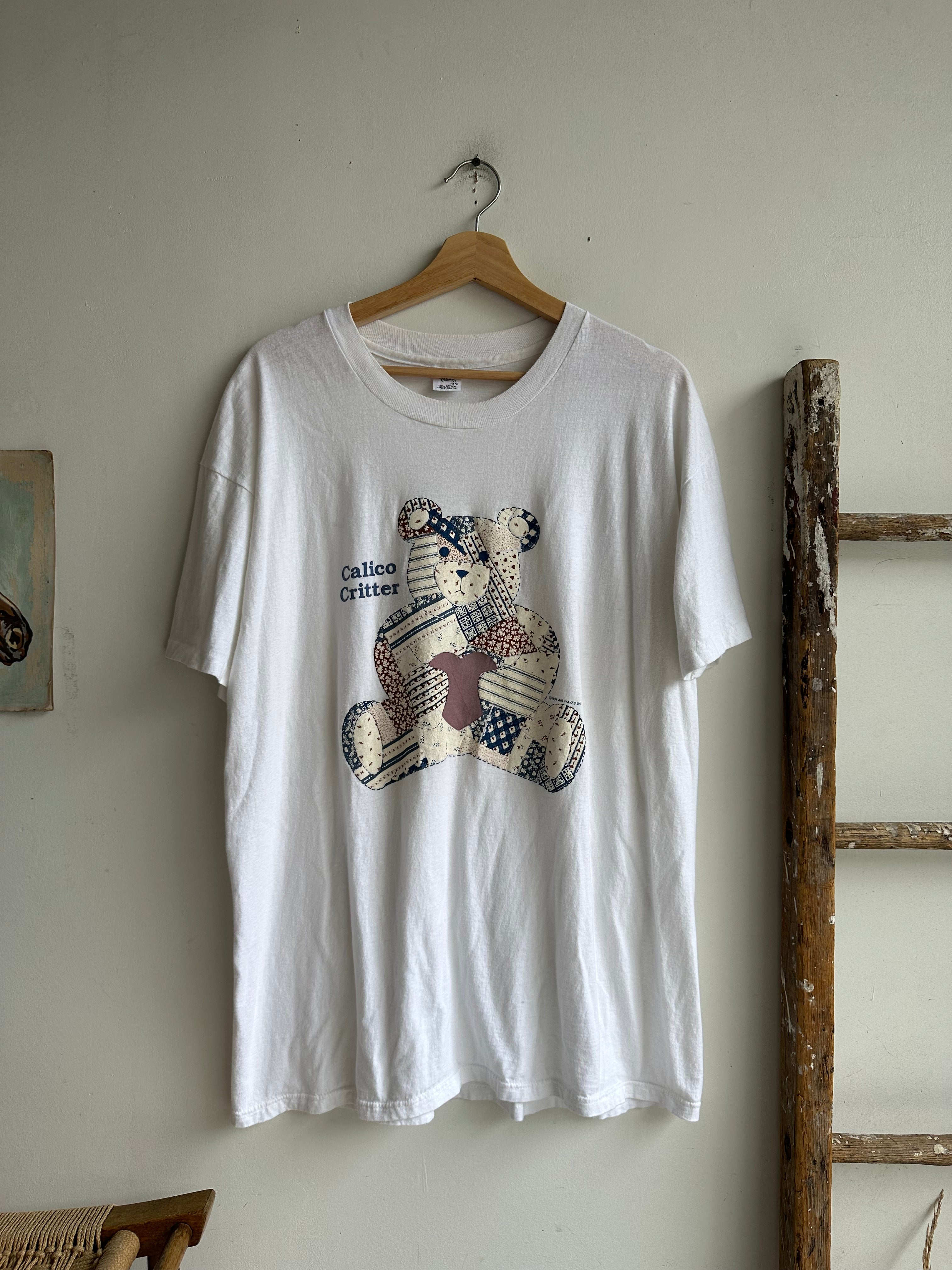 1990s Calico Teddy Bear Tee (L)