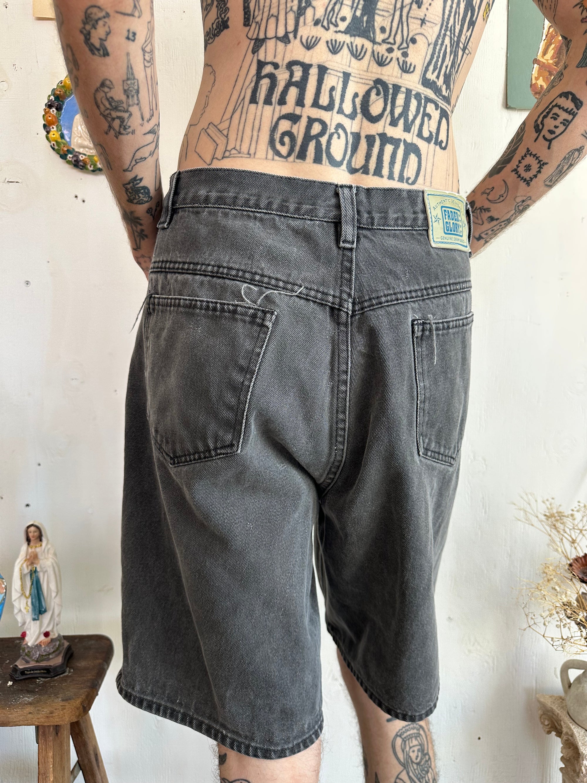 1990s Baggy Denim Shorts (36)
