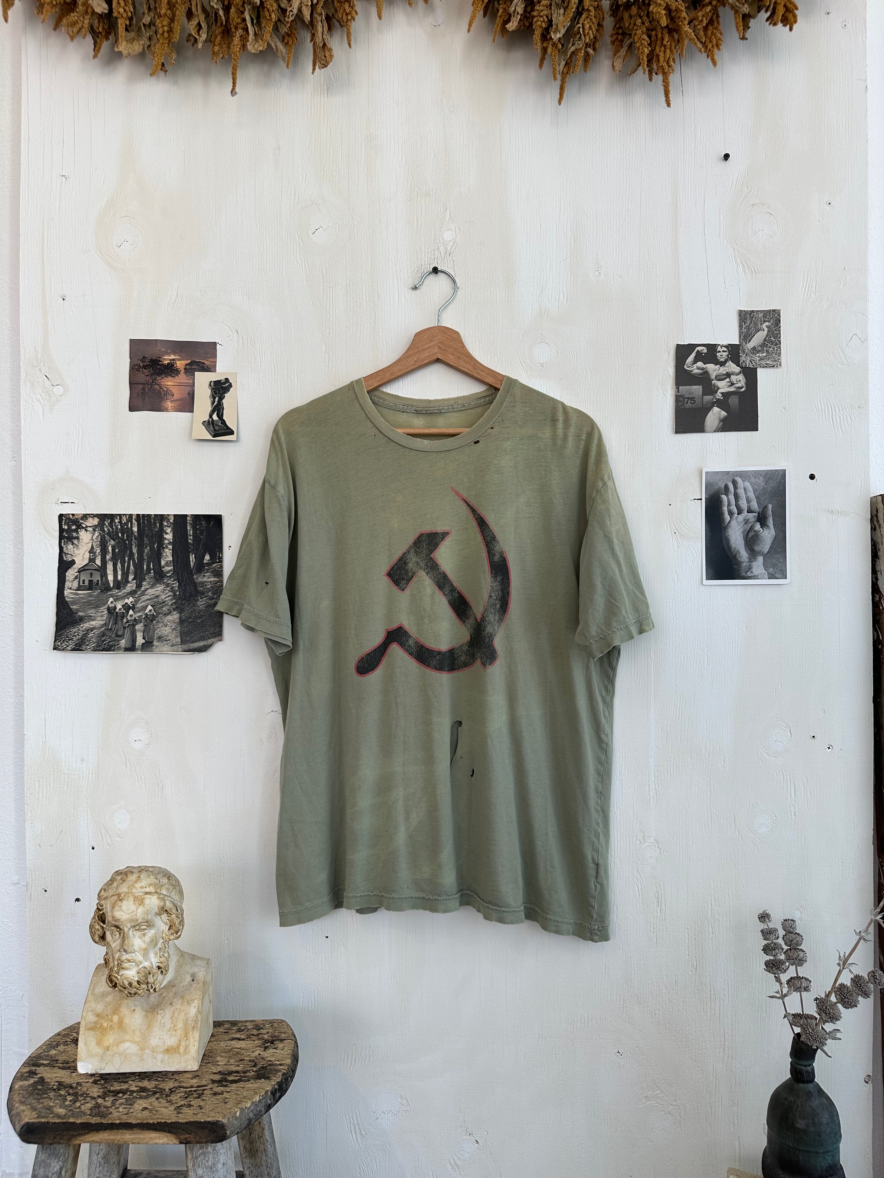 1990s Paper Thin Hammer And Sickle T-Shirt (Boxy L)