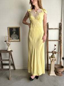 1940s Yellow Lace Cap Sleeve Dress (M)