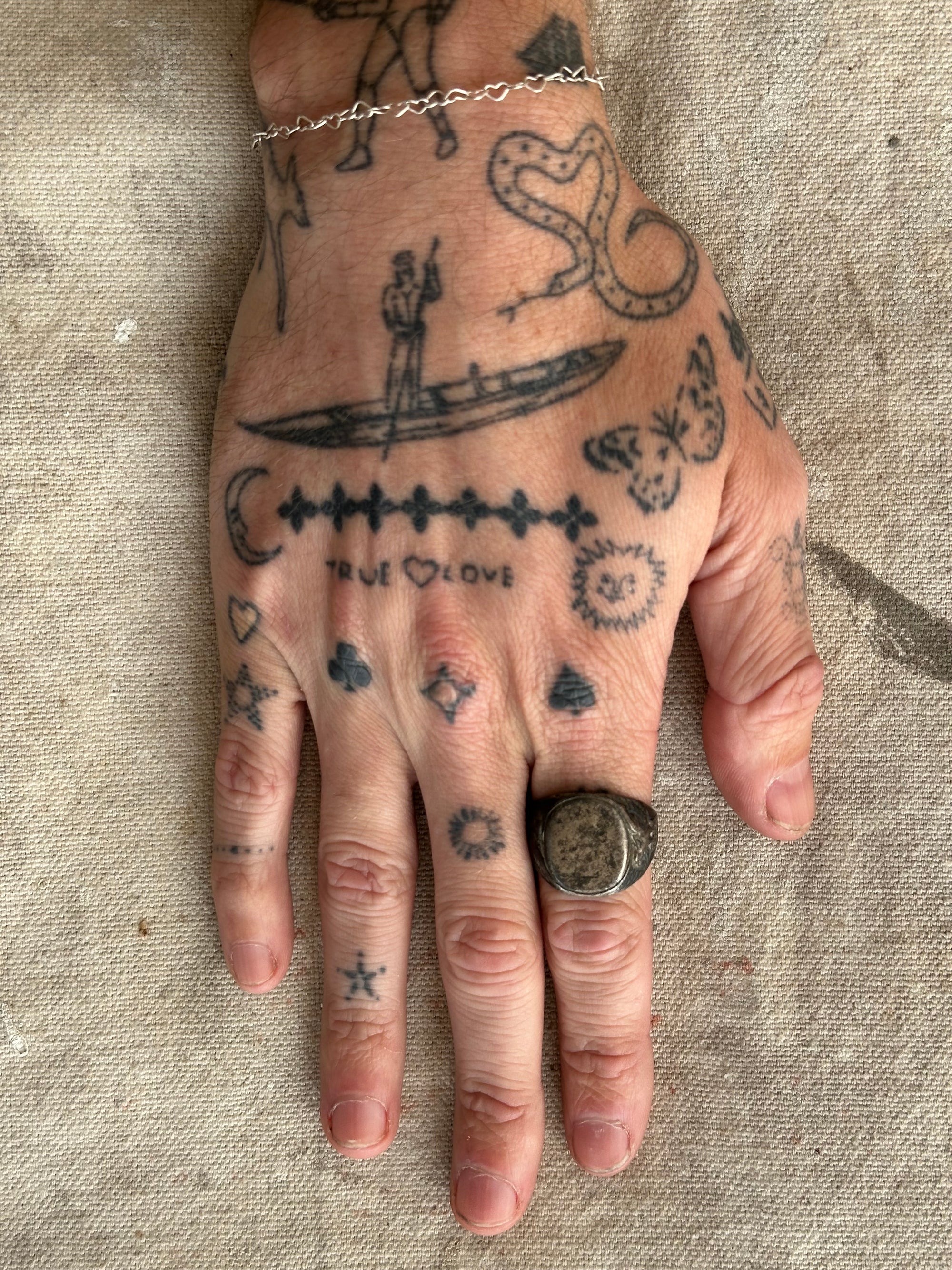 Vintage Well Worn Eagle Crest Sterling Silver Ring