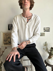 1970s Well-Worn Henley Sweatshirt (Cropped M)