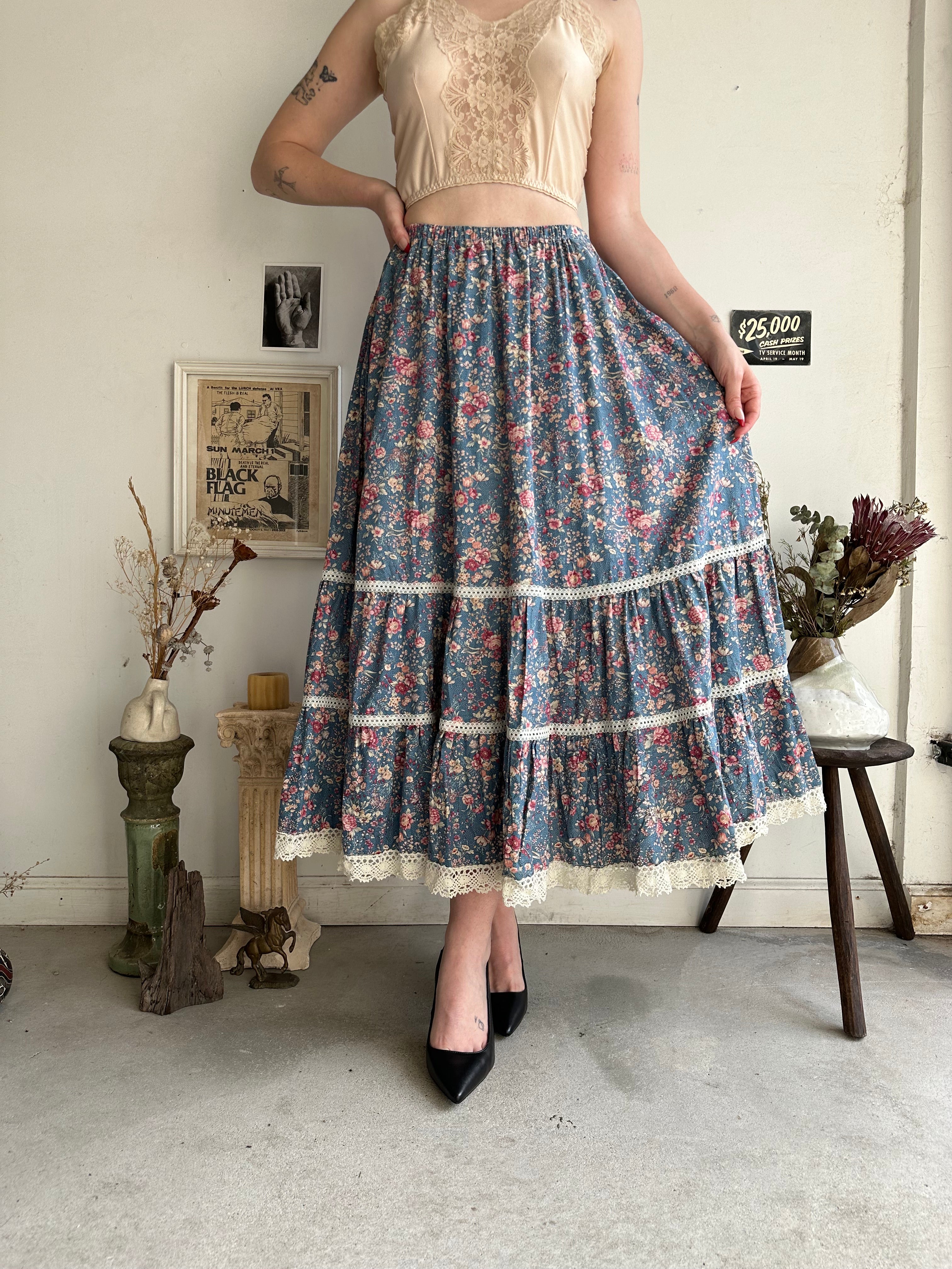 1970s Blue Floral Skirt (S - L)