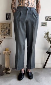 1940s/1950s Well-Worn Gray Pleated Trousers (31 x 31)