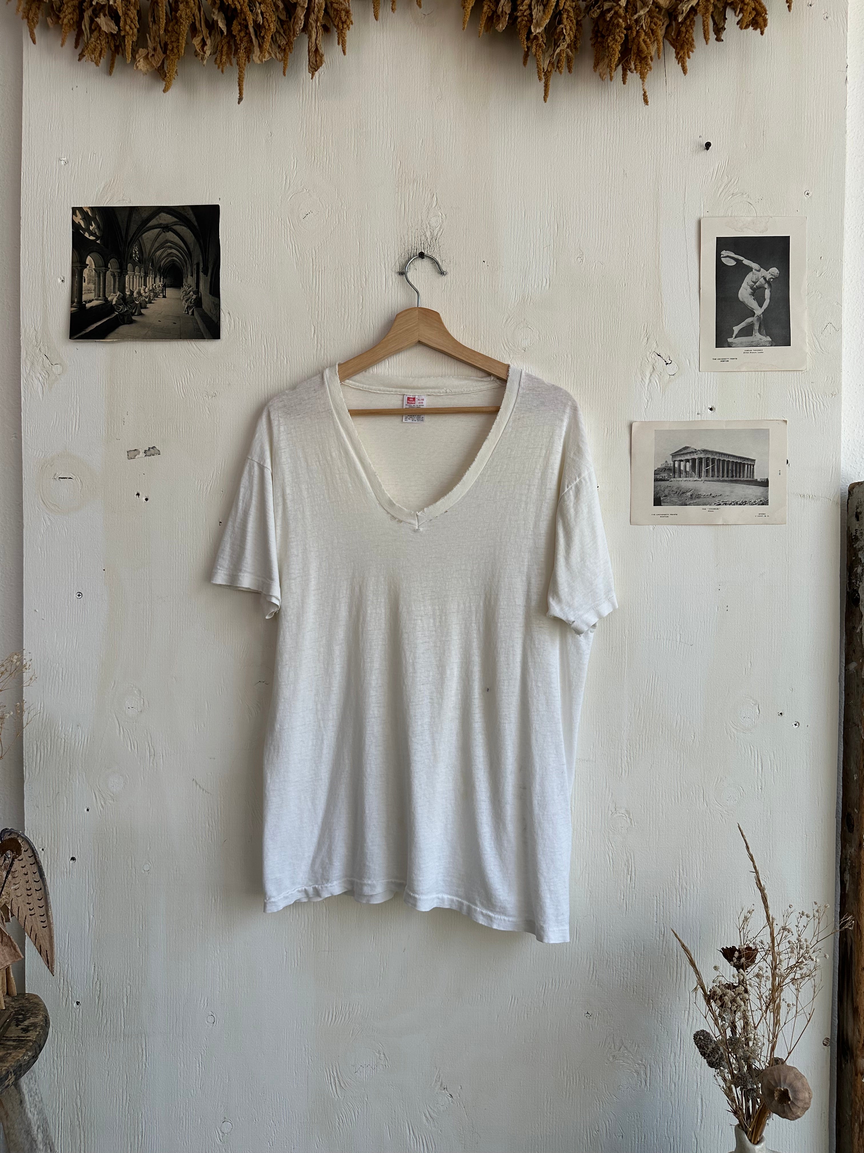 1980s Paper Thin V-Neck Blank (L)