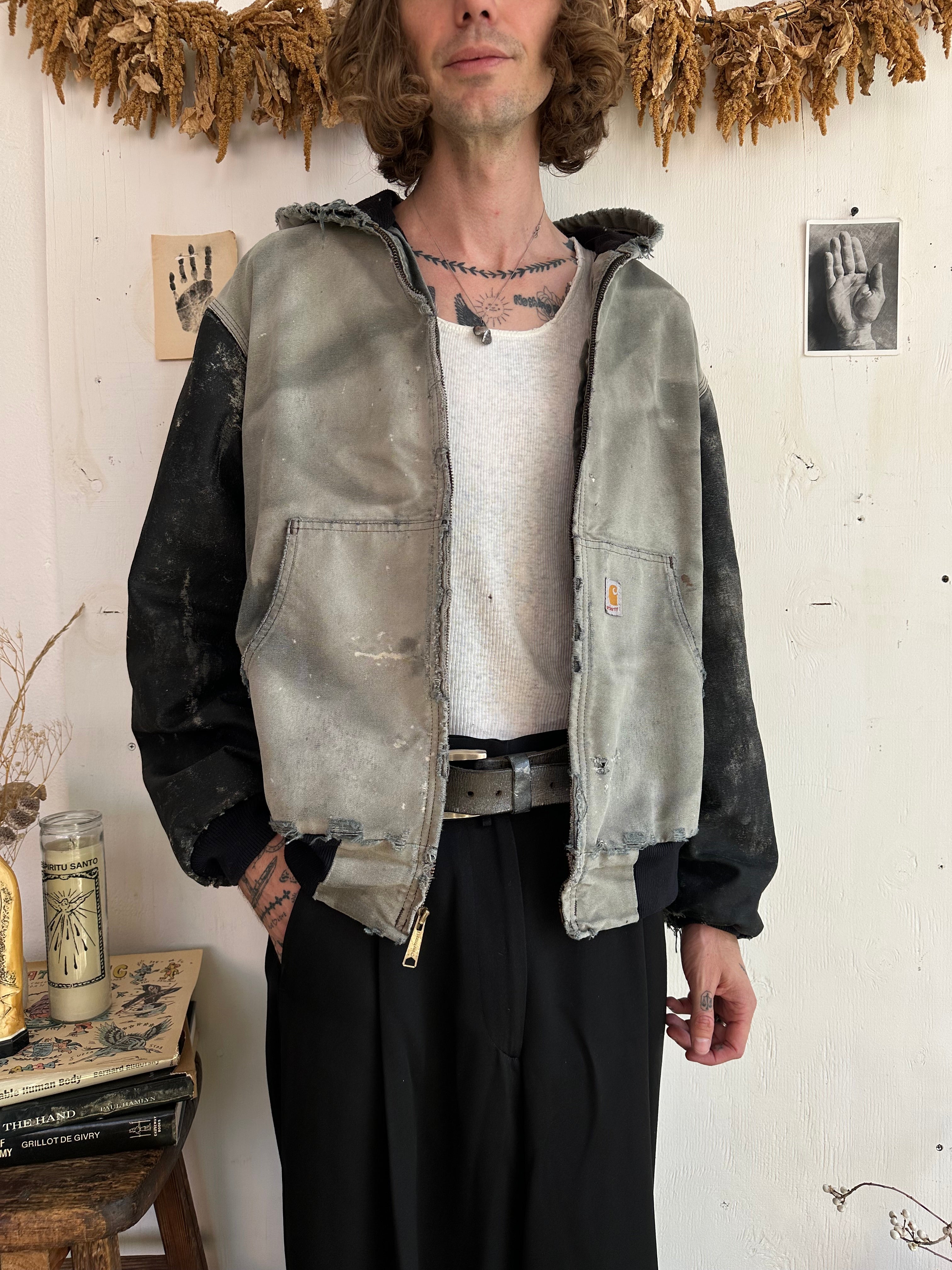 1990s Thrashed and Sunfaded Waxed Sleeved Carhartt Work Jacket (Boxy L)