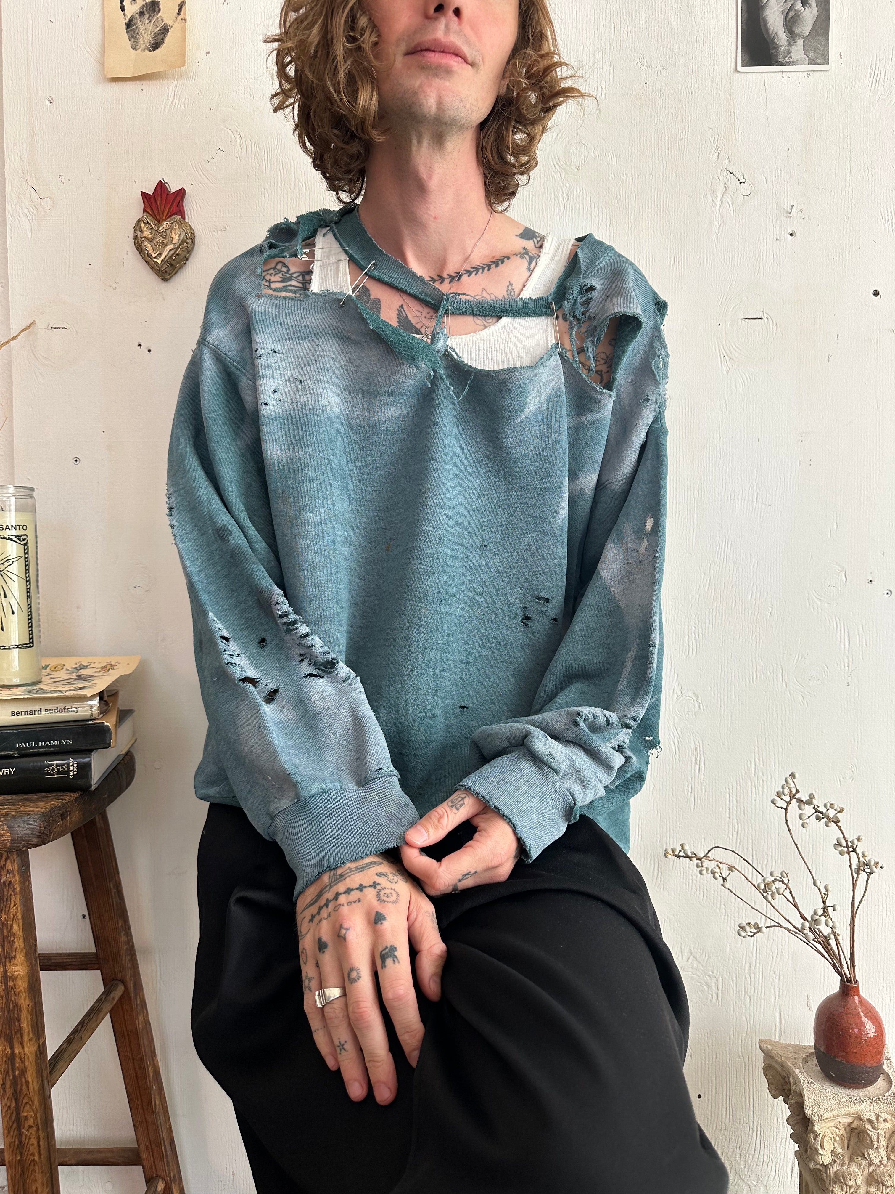1990s Destroyed Sunfaded Sweatshirt (Boxy XL)