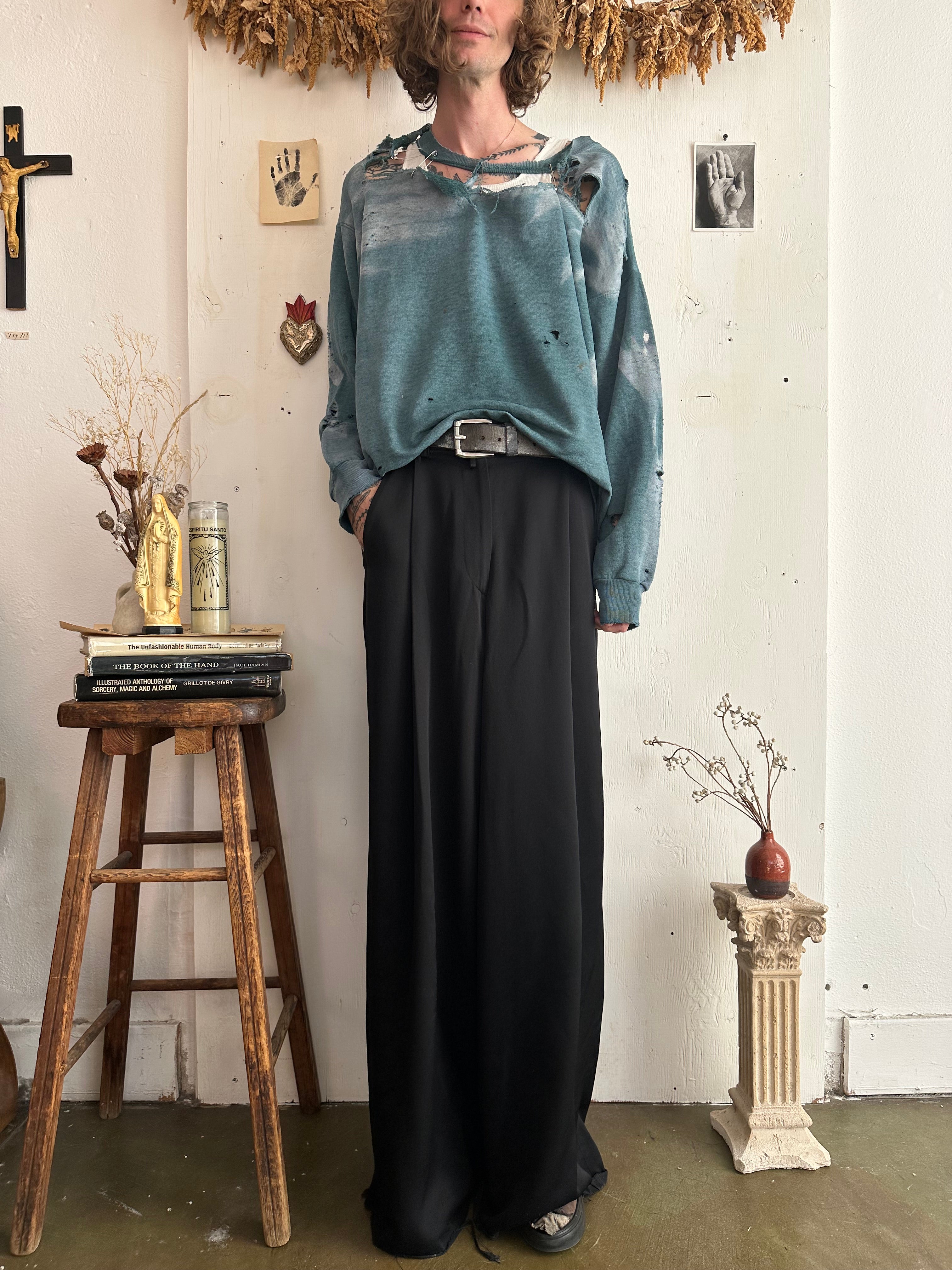1990s Destroyed Sunfaded Sweatshirt (Boxy XL)