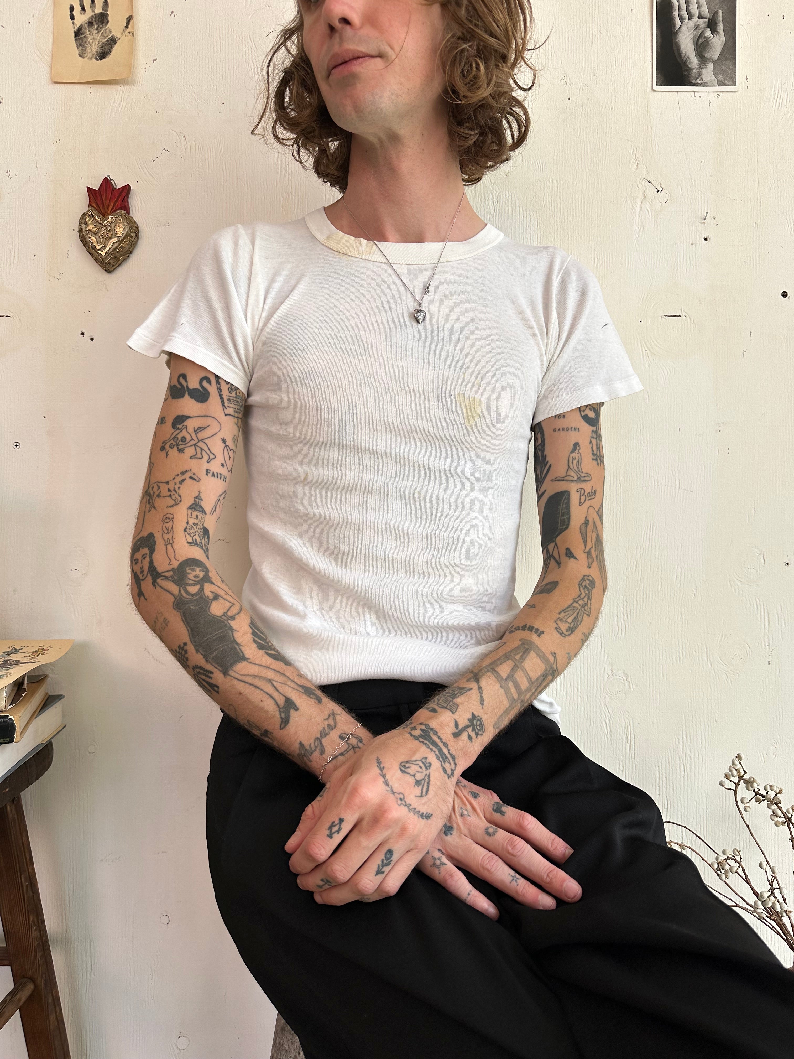 1960s Well Worn Ribbed White Blank (M)