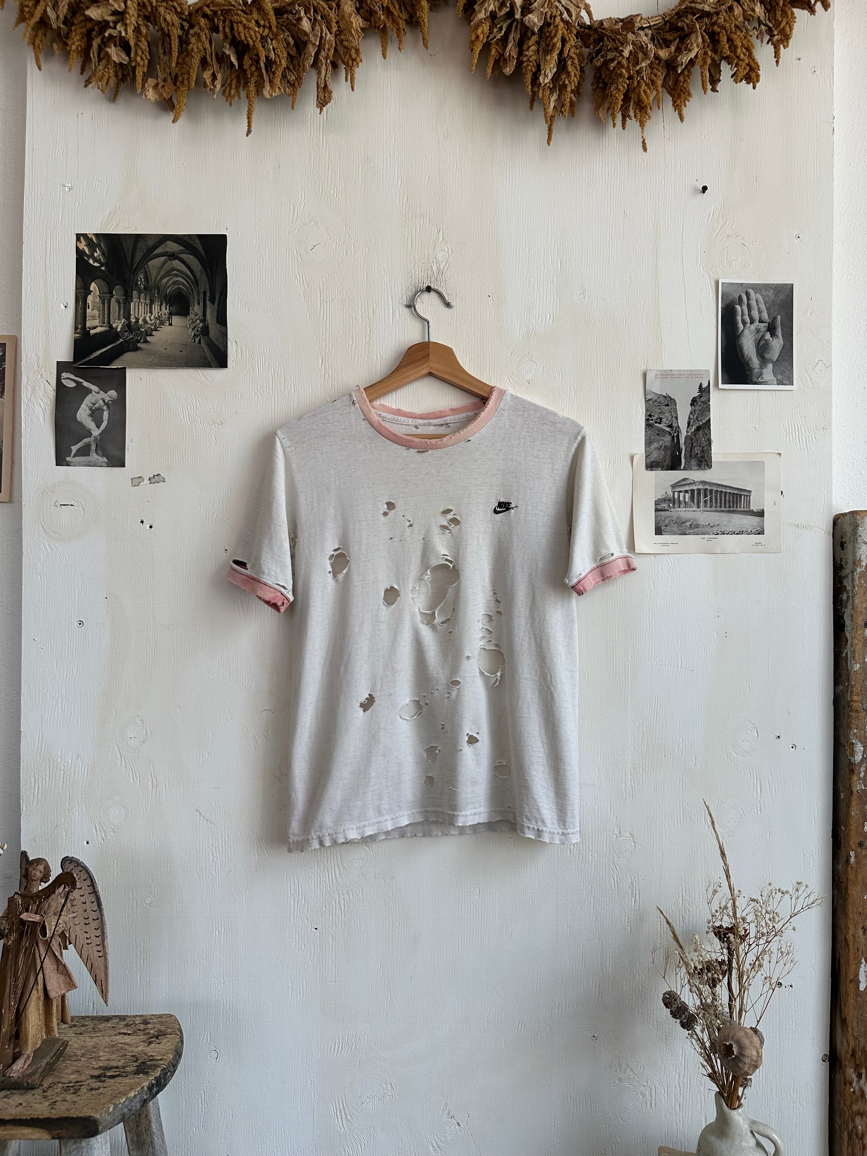 1990s/2000s Thrashed Nike T-Shirt (S/M)