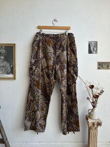 1990s/2000s Camo Cargo Pants (Adjustable 34 or 36 x 30)