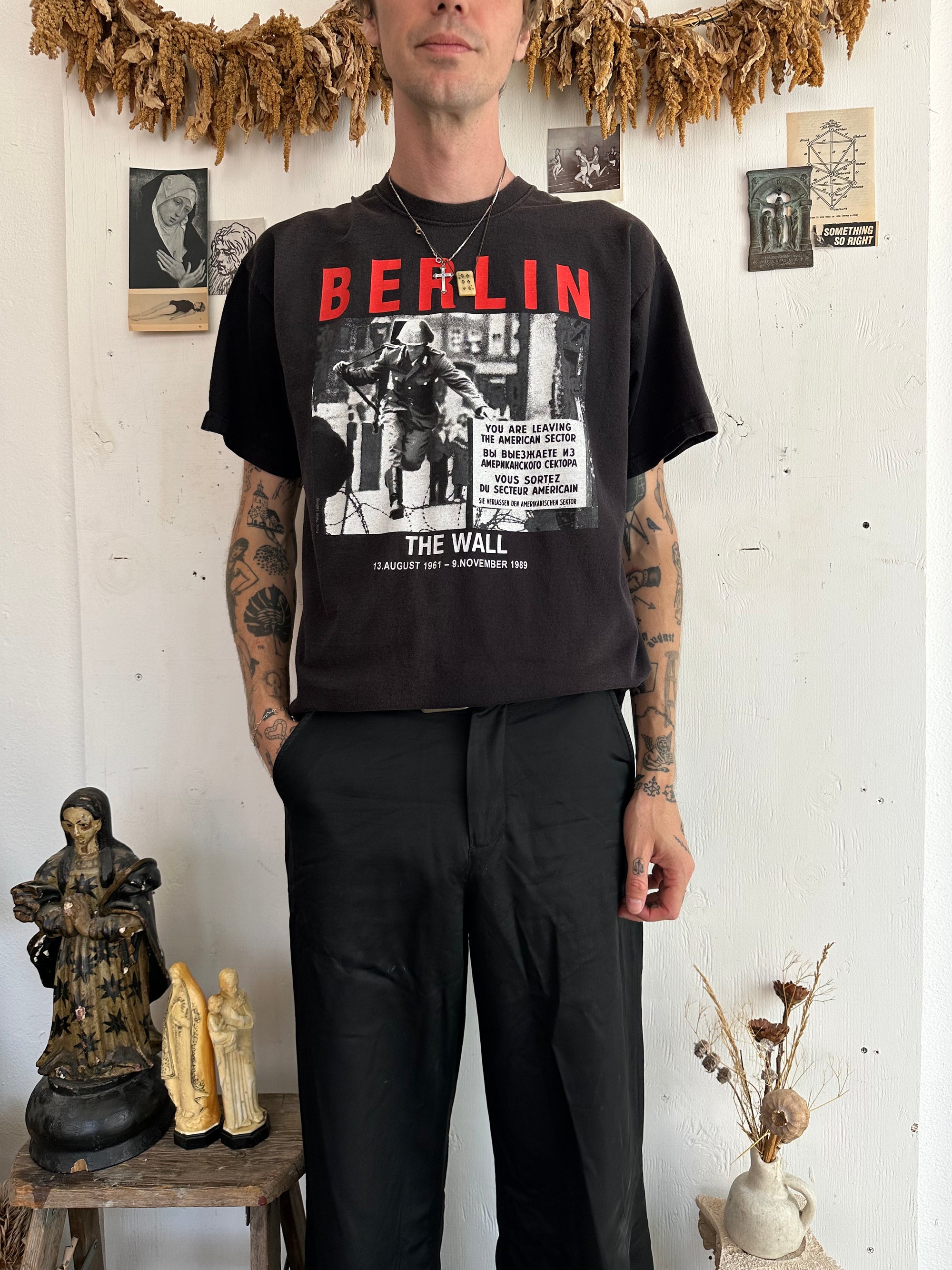2000s Sunfaded Berlin The Wall Tee
