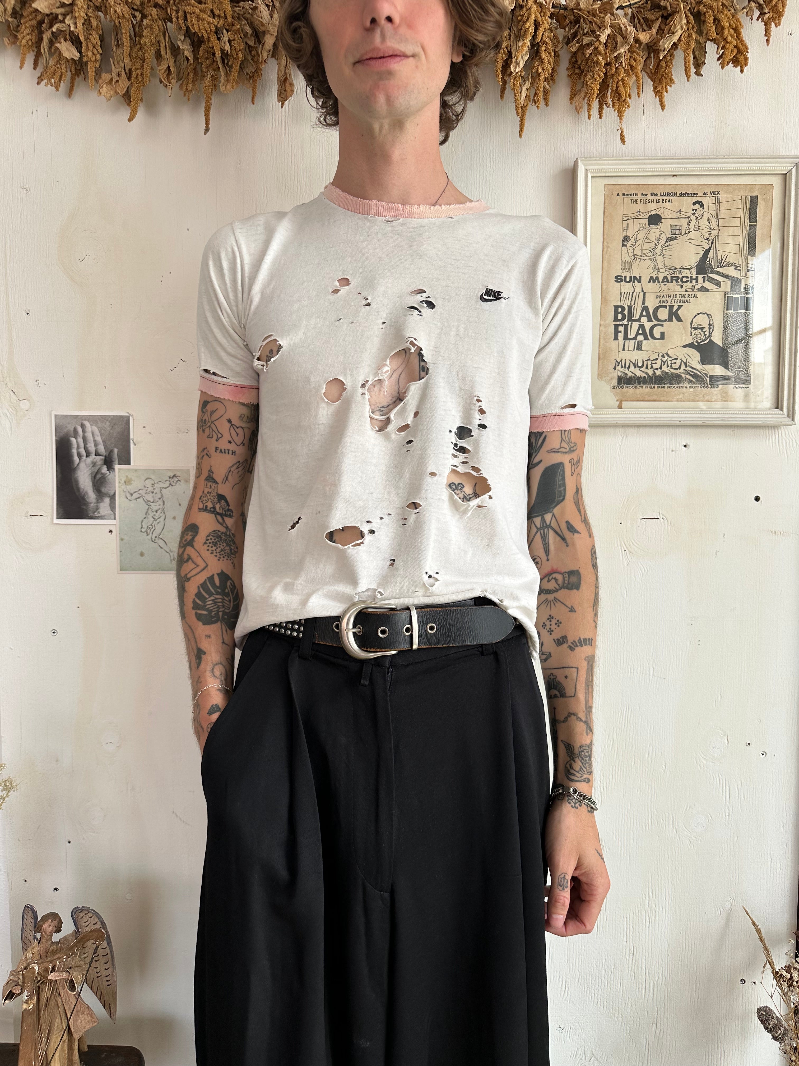 1990s/2000s Thrashed Nike T-Shirt (S/M)