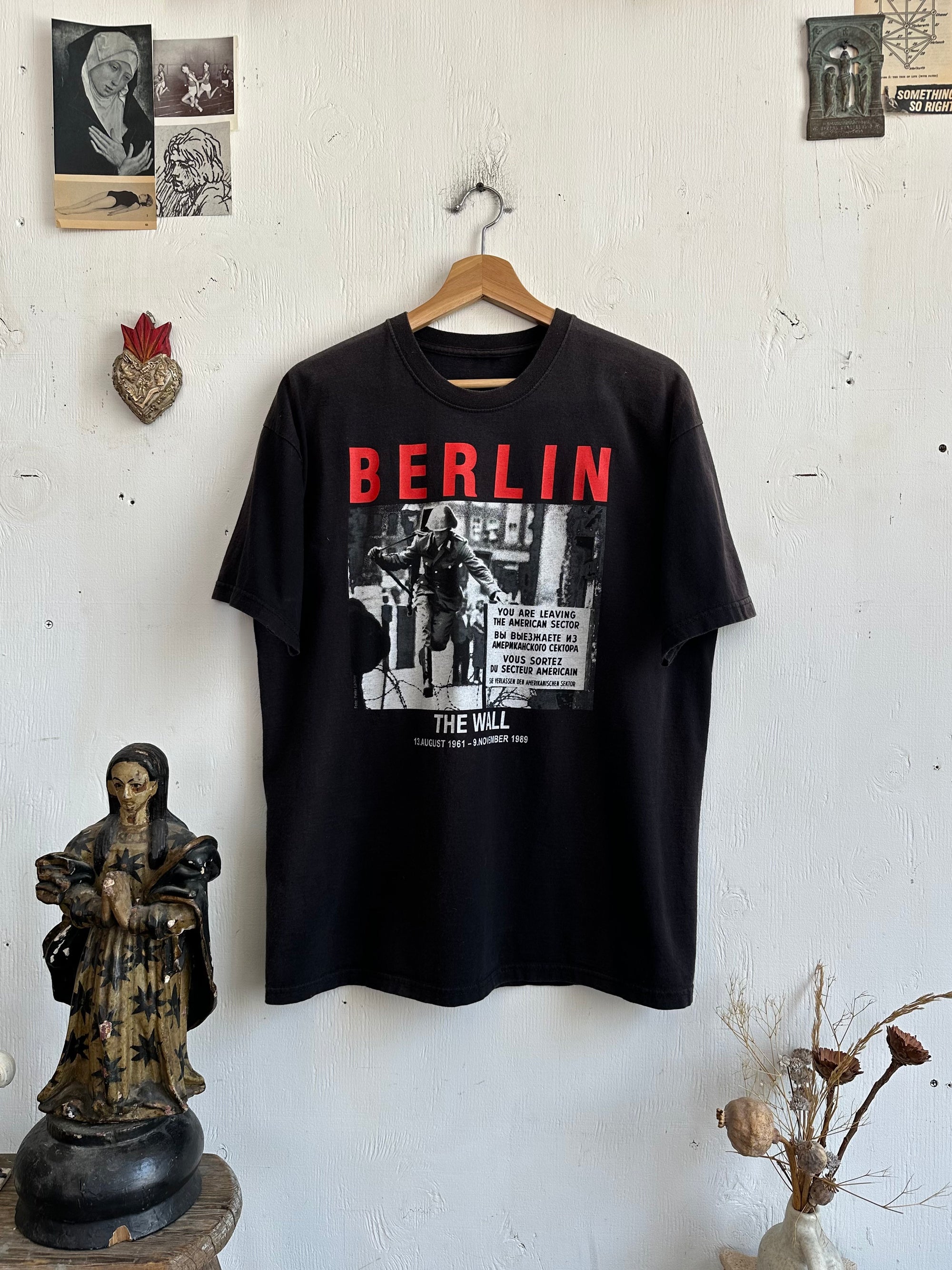 2000s Sunfaded Berlin The Wall Tee