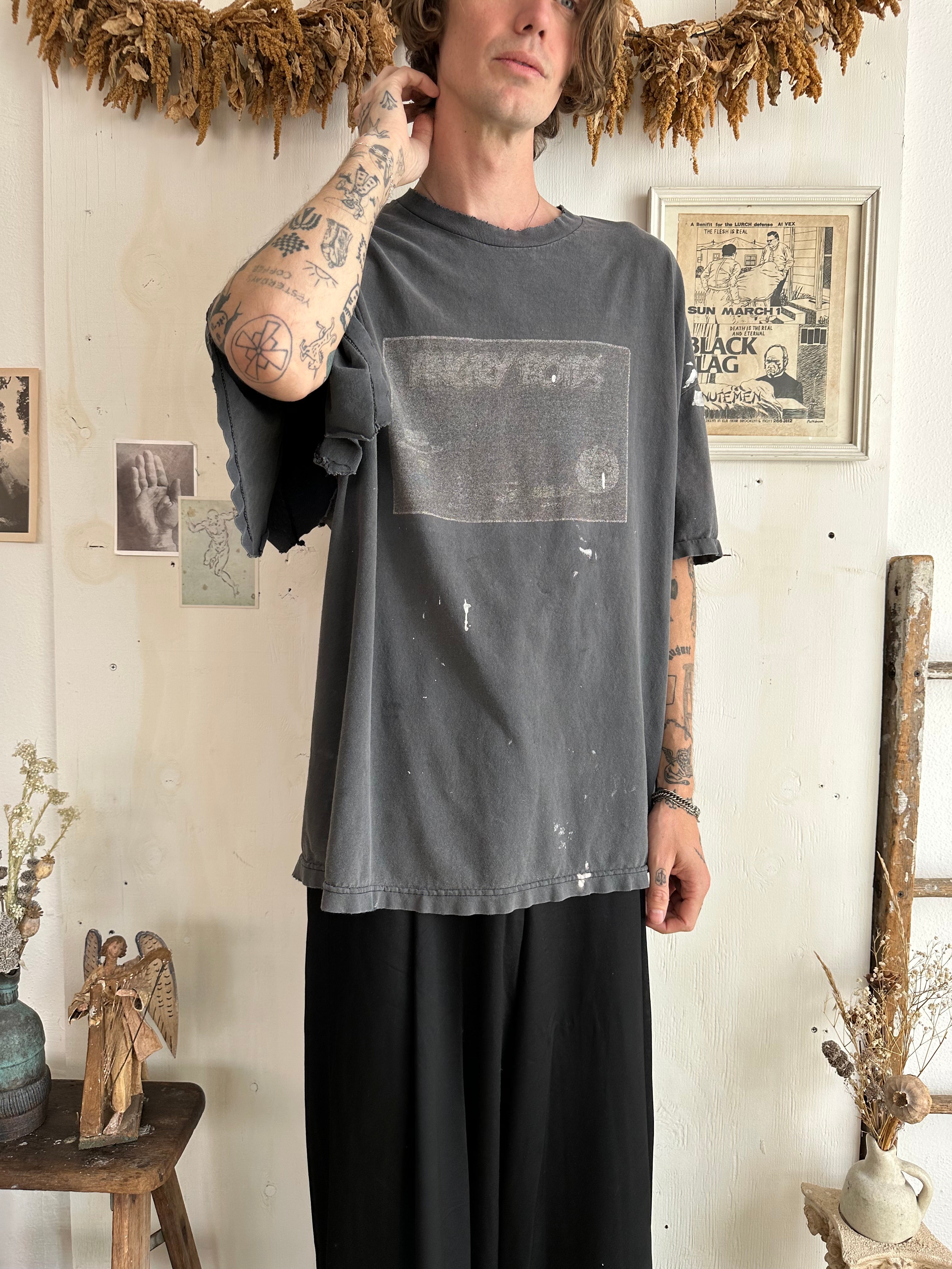 2010s Thrashed Faded Black Angry Birds Tee lol (XXL)
